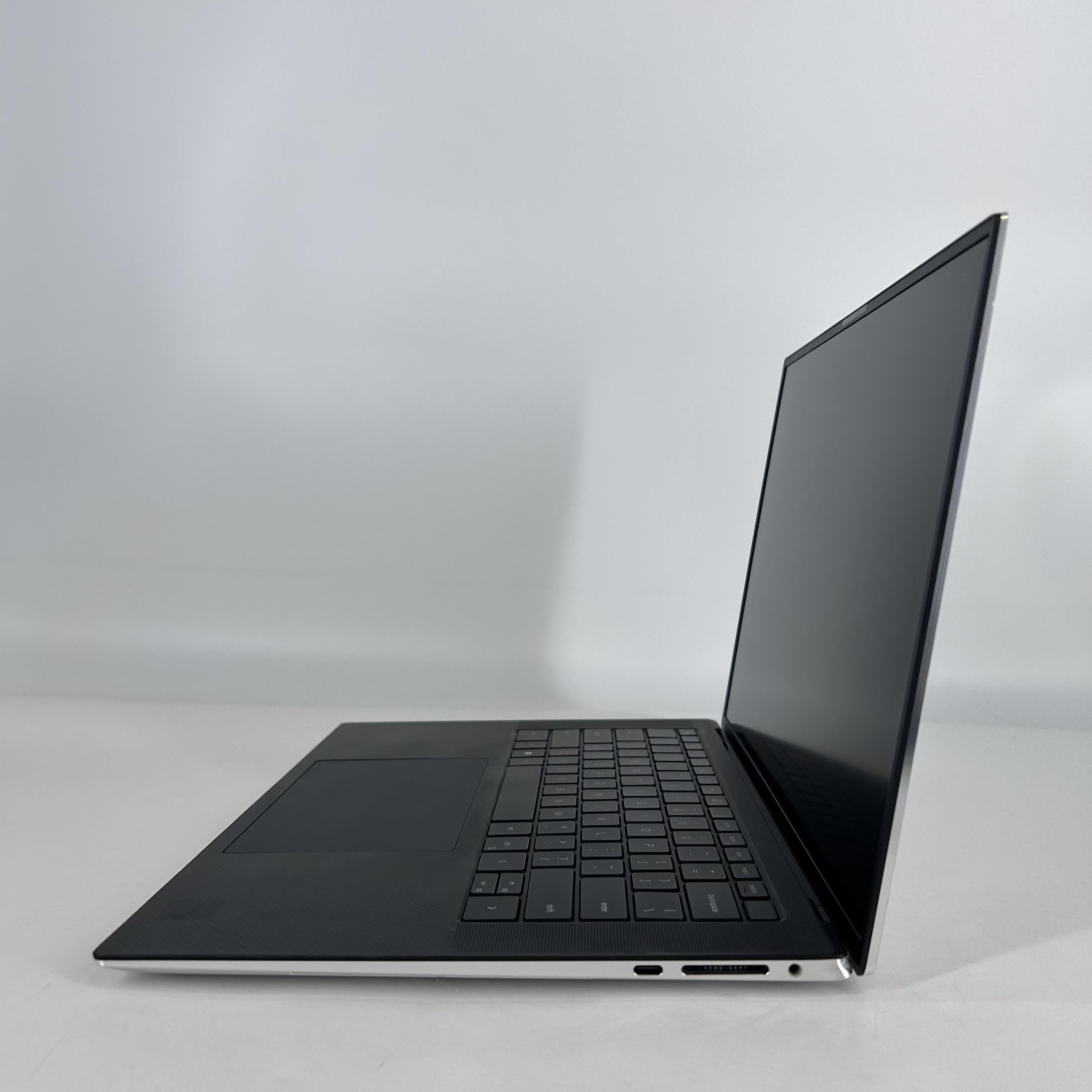 Dell XPS 15 9500 Silver 2.6 GHz Intel Core i7 10th Gen. 32GB RAM 512GB Solid State Drive NVIDIA GeForce GTX 1650 Ti 4 GB