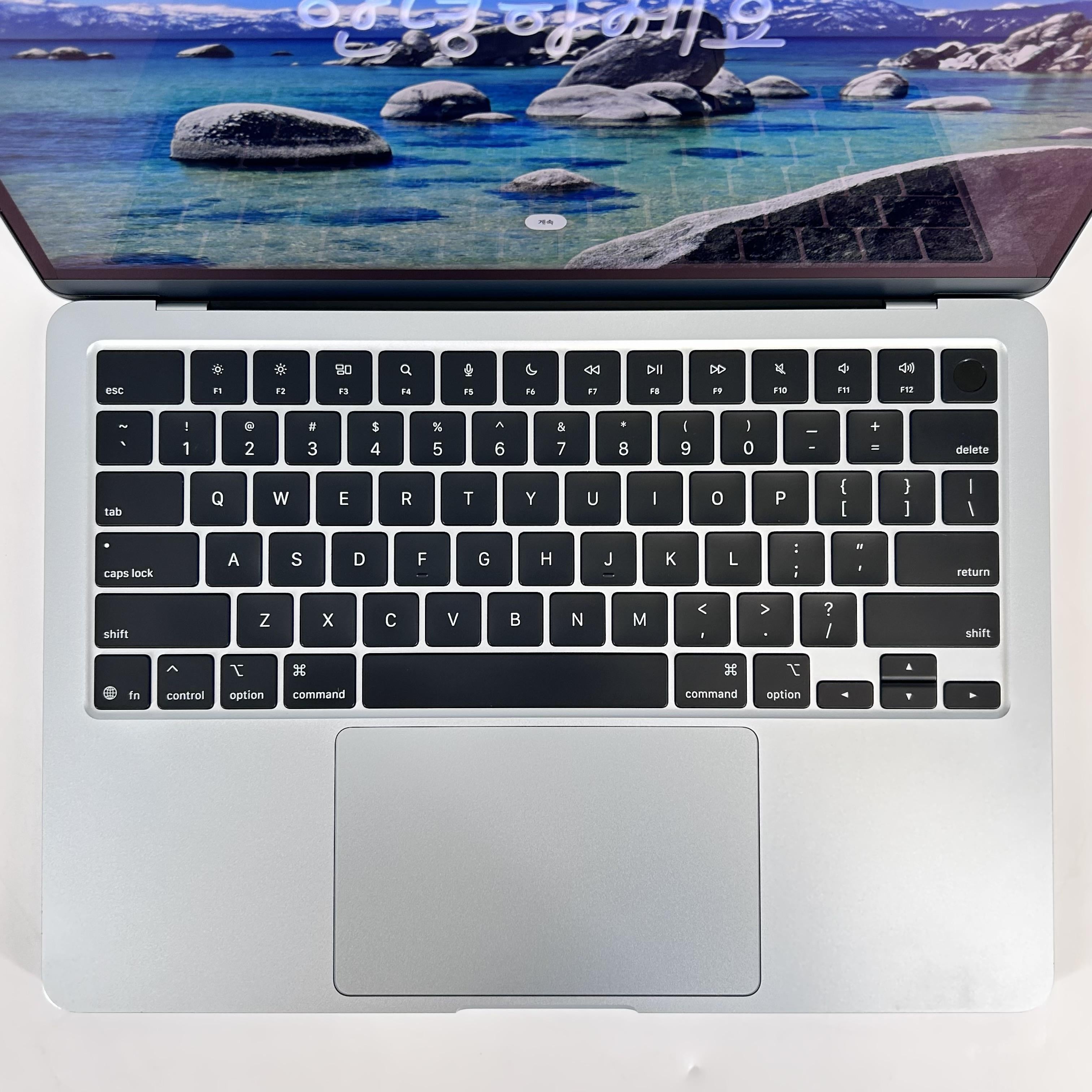 Apple MacBook Air 13 2025 Light Blue M4 10-Core CPU 16GB Unified Memory 256GB Solid State Drive 8-Core GPU