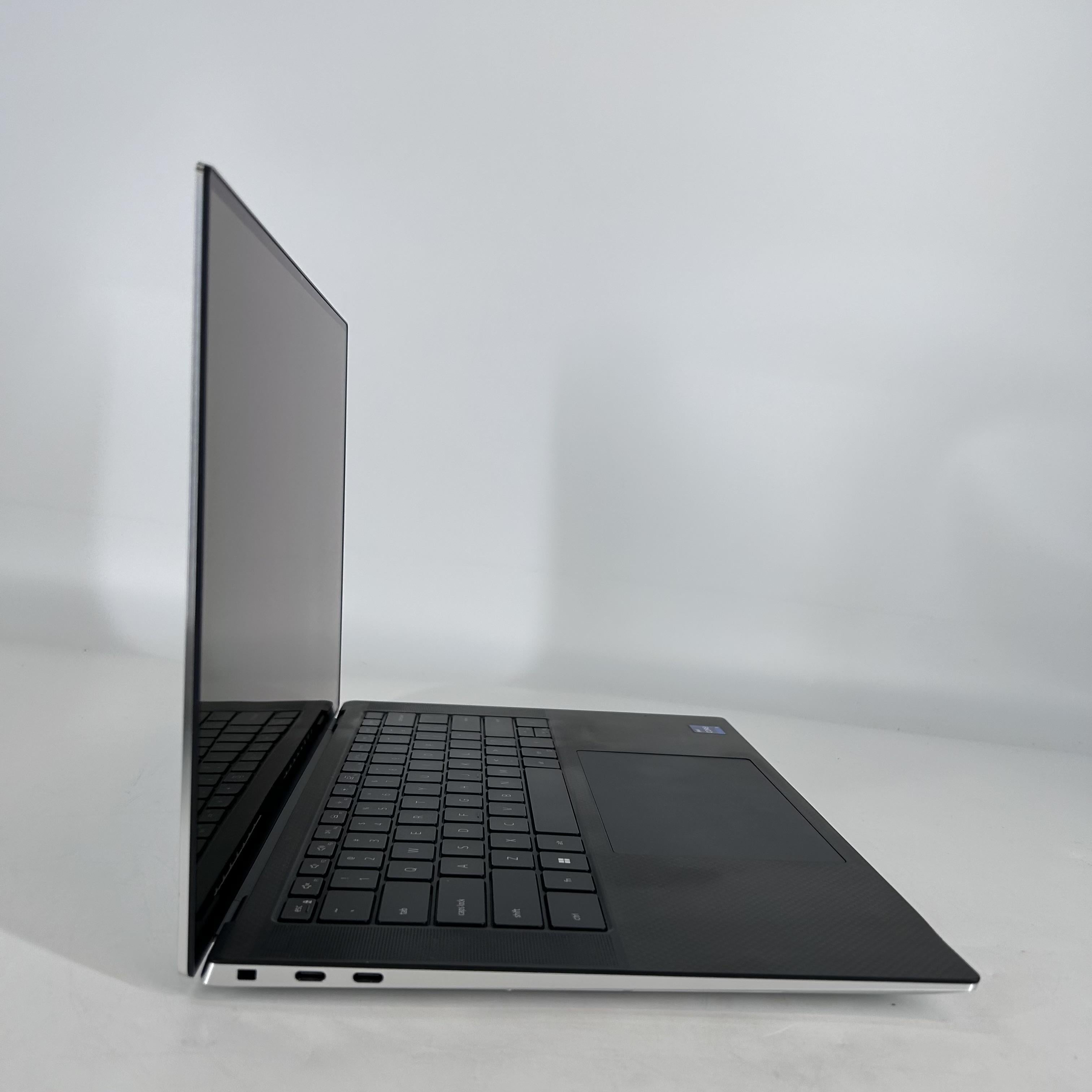 Dell XPS 15 9520 Silver 2.5 GHz Intel Core i9 12th Gen. 32GB RAM 1TB Solid State Drive NVIDIA GeForce RTX 3050 Ti 4 GB