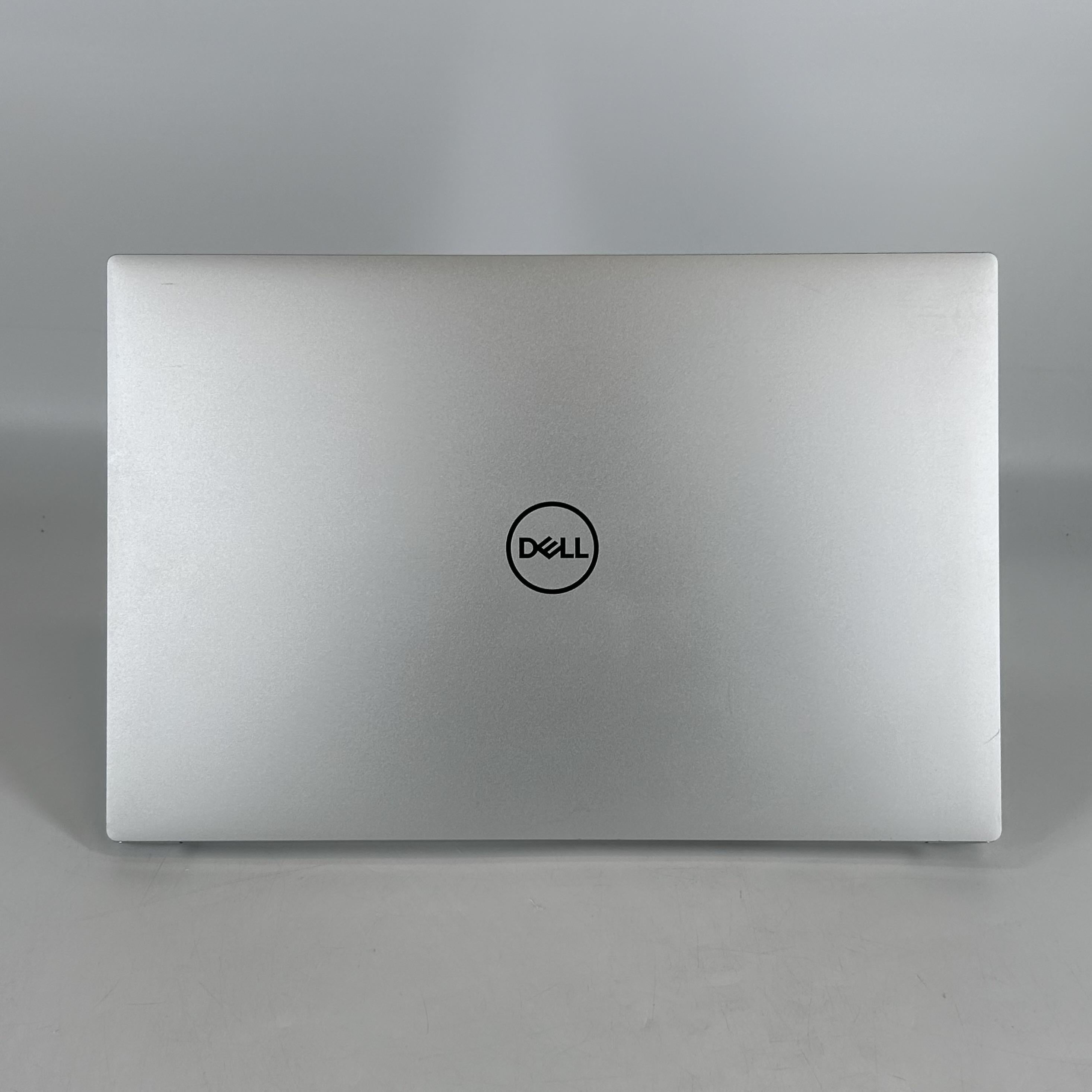 Dell XPS 15 9520 Silver 2.5 GHz Intel Core i9 12th Gen. 32GB RAM 1TB Solid State Drive NVIDIA GeForce RTX 3050 Ti 4 GB