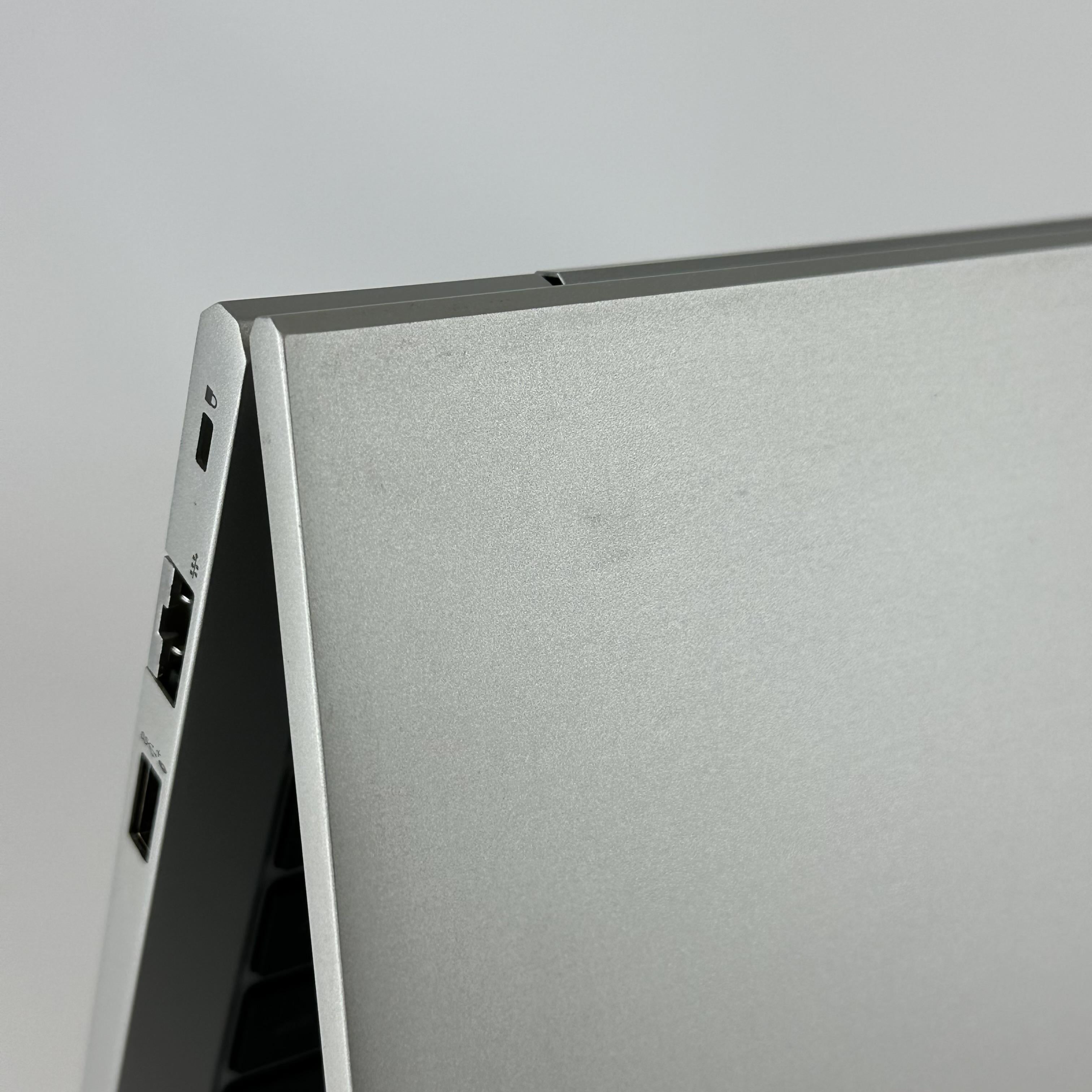 HP ProBook 440 G8 14 Silver 2.4 GHz Intel Core i5 11th Gen. 16GB RAM 1TB Solid State Drive