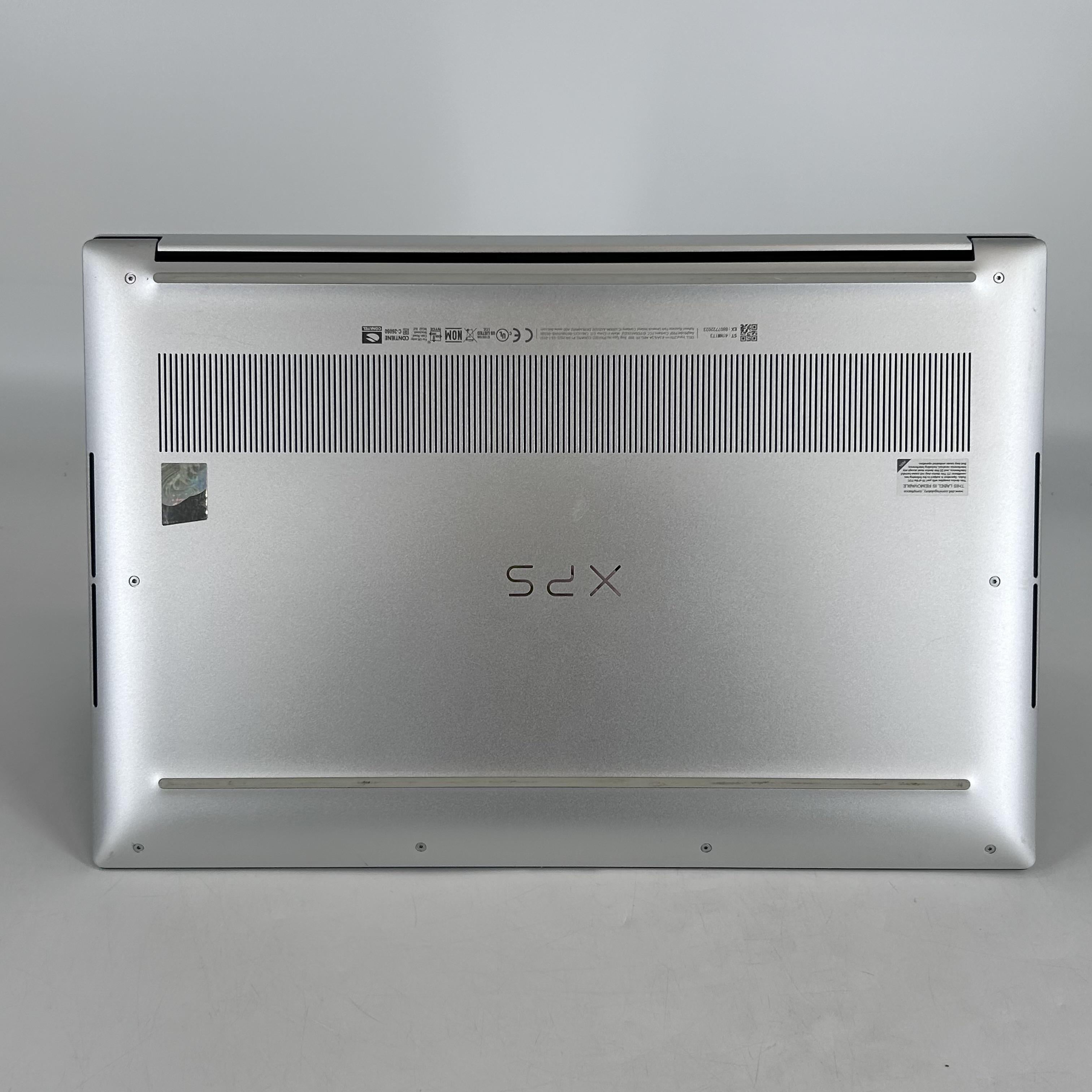 Dell XPS 15 9520 Silver 2.5 GHz Intel Core i9 12th Gen. 32GB RAM 1TB Solid State Drive NVIDIA GeForce RTX 3050 Ti 4 GB