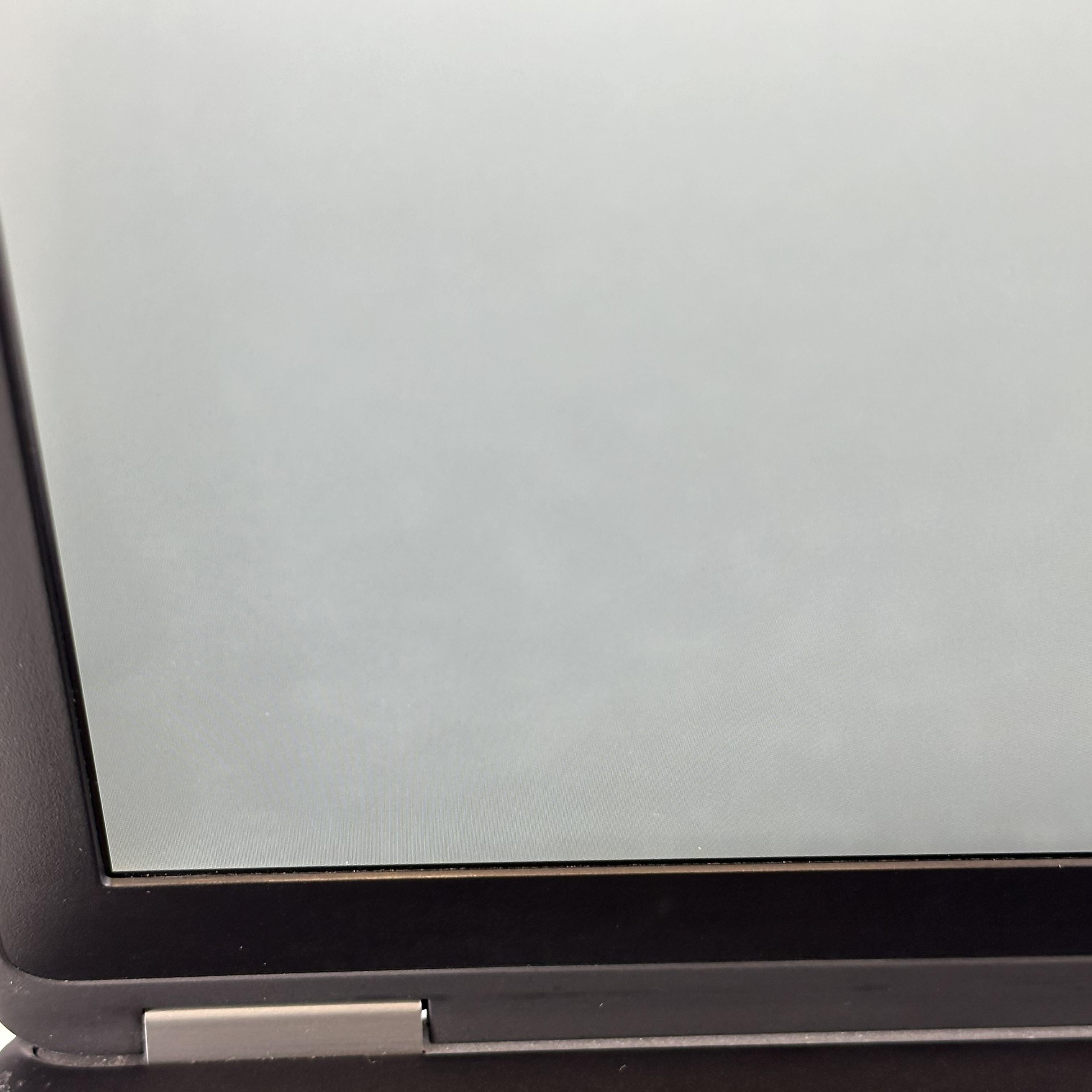 Dell Latitude E7270 13 Black 2.4 GHz Intel Core i5 6th Gen. 4GB RAM 128GB Solid State Drive