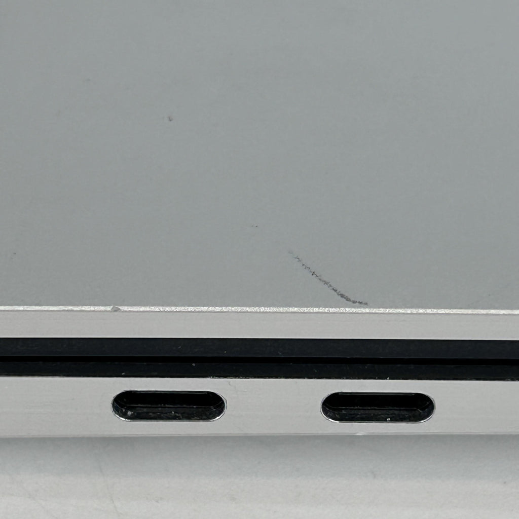 Dell XPS 15 9520 Silver 2.5 GHz Intel Core i9 12th Gen. 32GB RAM 1TB Solid State Drive NVIDIA GeForce RTX 3050 Ti 4 GB