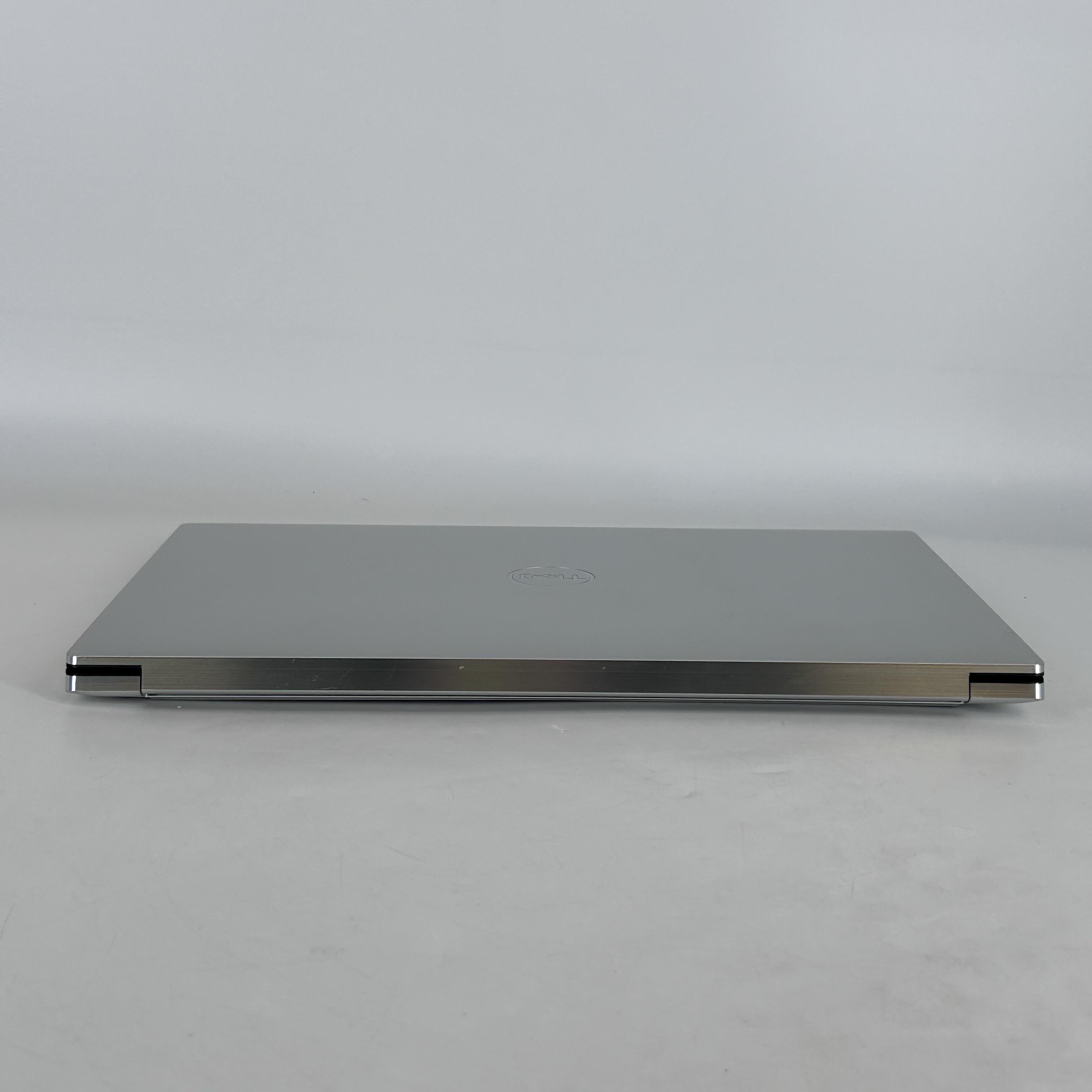 Dell XPS 15 9520 Silver 2.5 GHz Intel Core i9 12th Gen. 32GB RAM 1TB Solid State Drive NVIDIA GeForce RTX 3050 Ti 4 GB