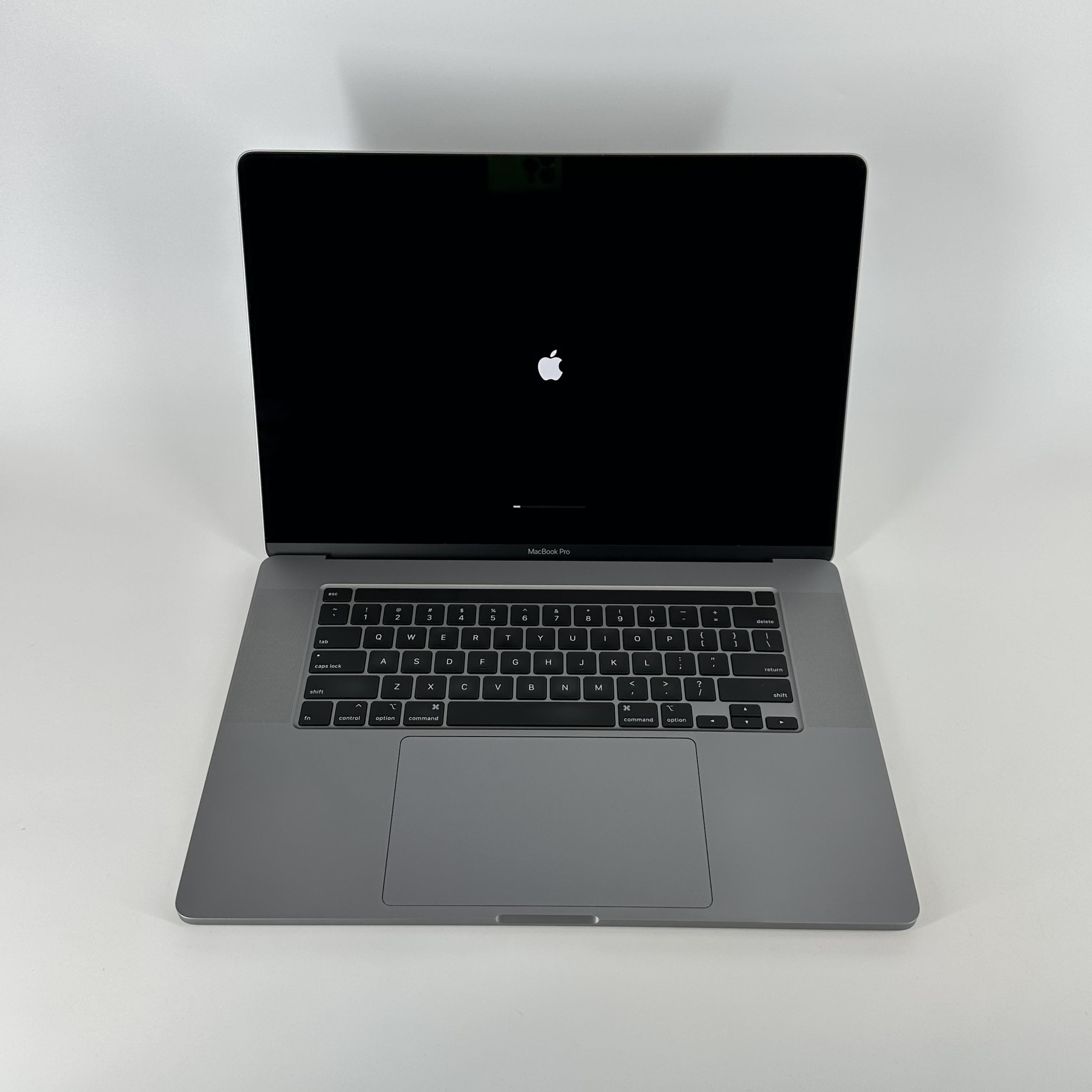 Apple MacBook Pro 16 Touch Bar 2019 Space Gray 2.4 GHz Intel Core i9 9th Gen. 16GB RAM 1TB Solid State Drive AMD Radeon Pro 5500M 8 GB