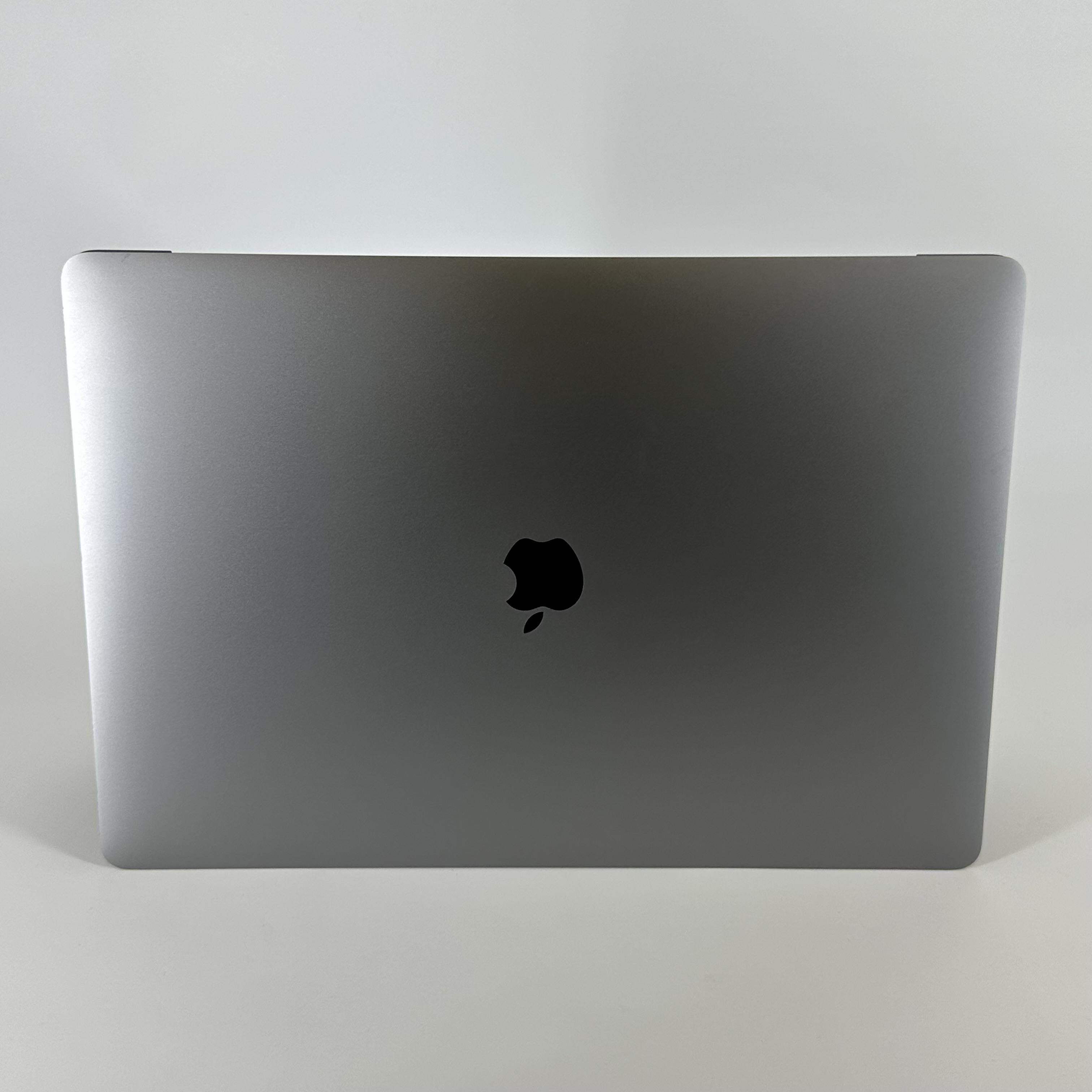 Apple MacBook Pro 16 Touch Bar 2019 Space Gray 2.4 GHz Intel Core i9 9th Gen. 16GB RAM 1TB Solid State Drive AMD Radeon Pro 5500M 8 GB