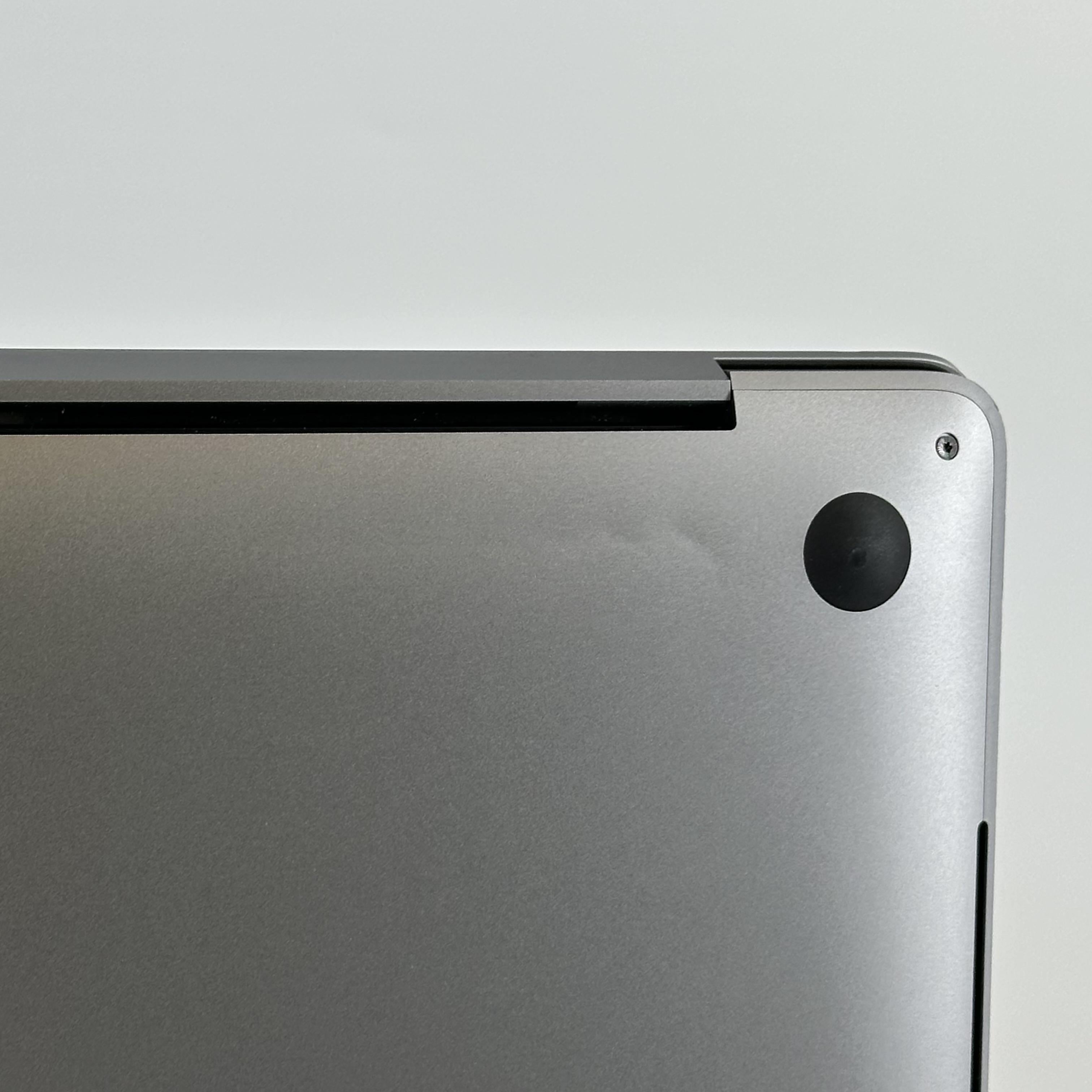 Apple MacBook Pro 16 Touch Bar 2019 Space Gray 2.4 GHz Intel Core i9 9th Gen. 16GB RAM 1TB Solid State Drive AMD Radeon Pro 5500M 8 GB