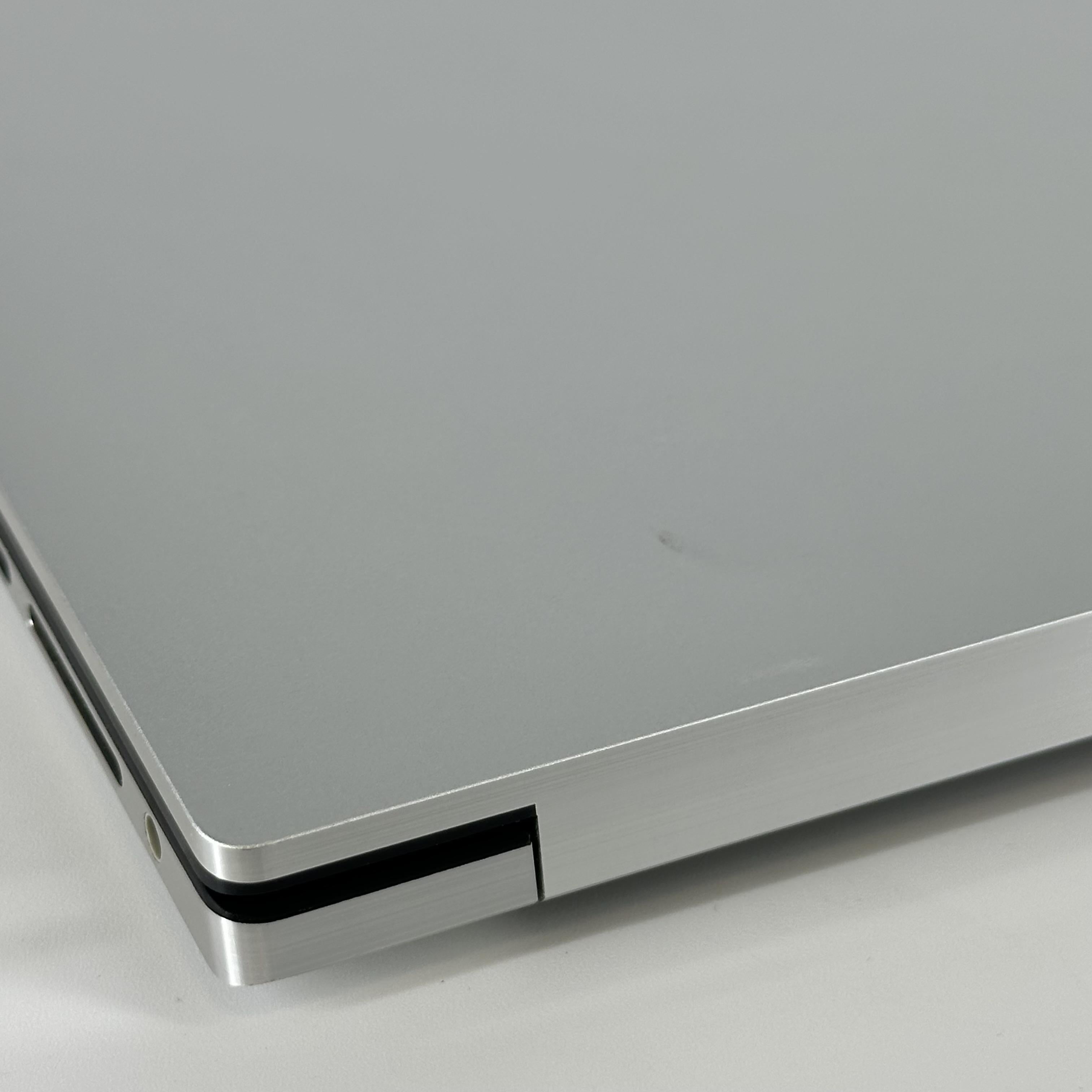 Dell XPS 15 9520 Silver 2.3 GHz Intel Core i7 12th Gen. 32GB RAM 512GB Solid State Drive NVIDIA GeForce RTX 3050 4 GB