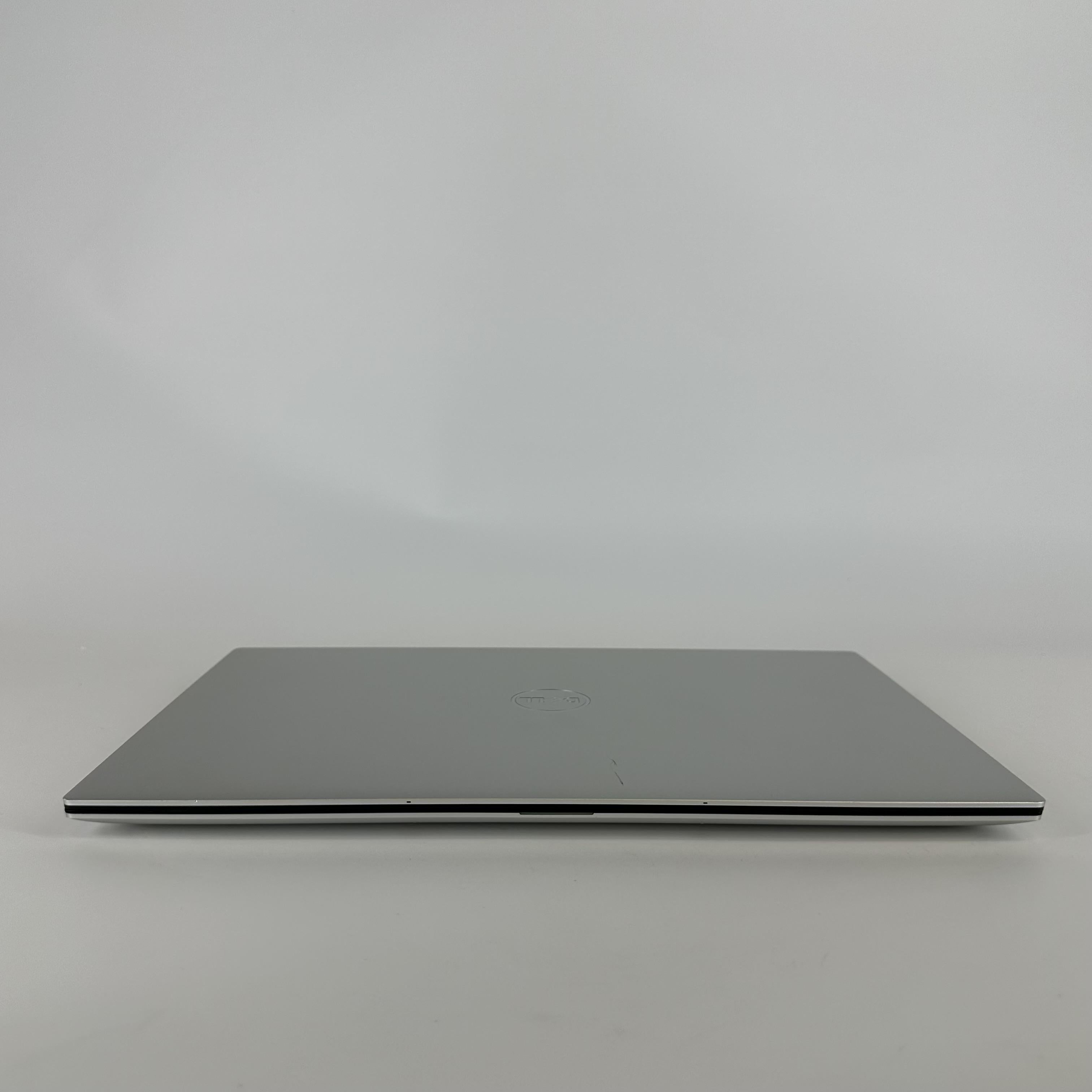 Dell XPS 15 9520 Silver 2.3 GHz Intel Core i7 12th Gen. 32GB RAM 512GB Solid State Drive NVIDIA GeForce RTX 3050 4 GB