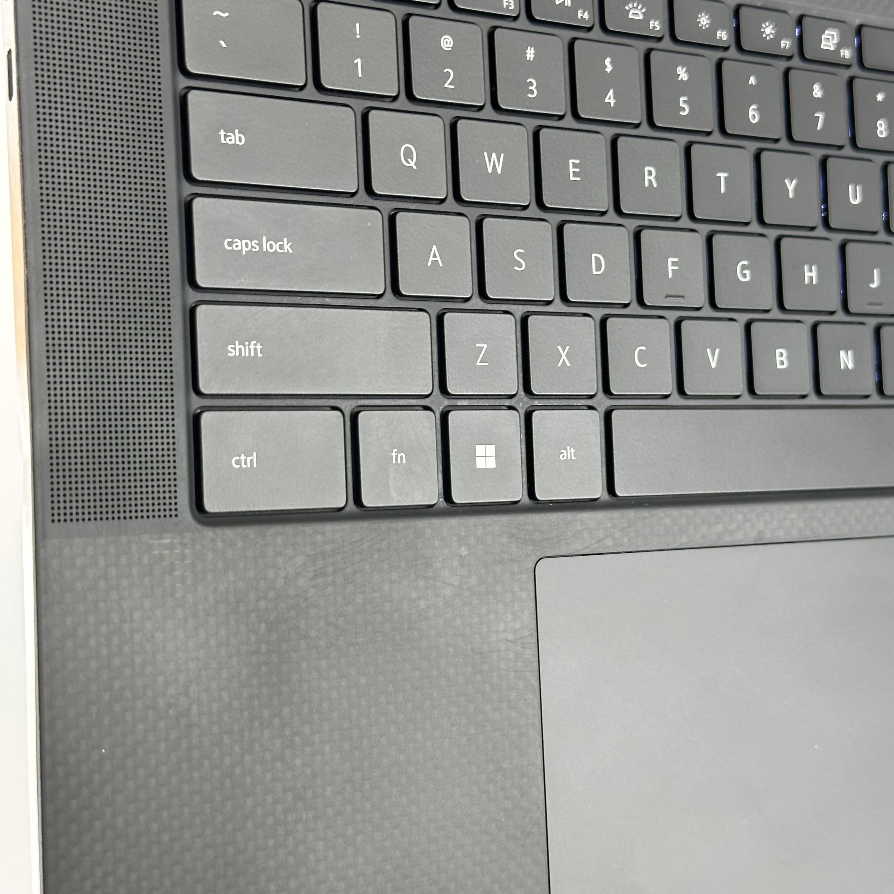 Dell XPS 15 9520 Silver 2.3 GHz Intel Core i7 12th Gen. 32GB RAM 512GB Solid State Drive NVIDIA GeForce RTX 3050 4 GB