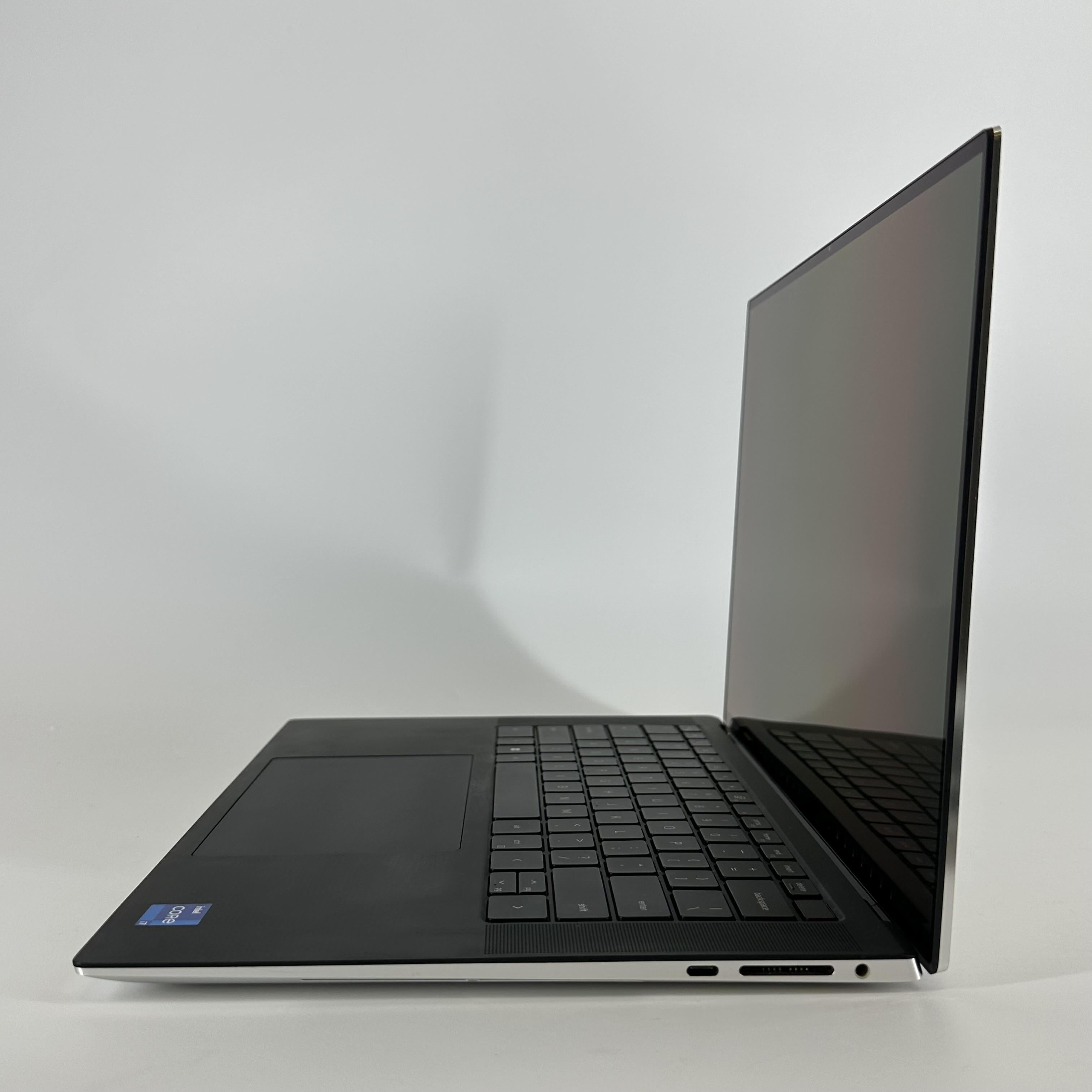 Dell XPS 15 9520 Silver 2.3 GHz Intel Core i7 12th Gen. 32GB RAM 512GB Solid State Drive NVIDIA GeForce RTX 3050 4 GB