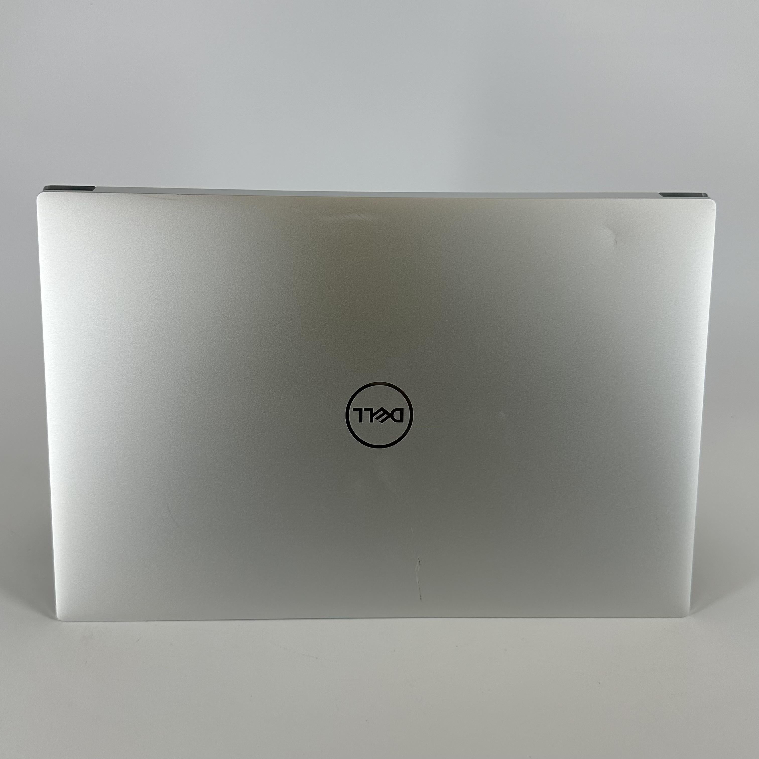 Dell XPS 15 9520 Silver 2.3 GHz Intel Core i7 12th Gen. 32GB RAM 512GB Solid State Drive NVIDIA GeForce RTX 3050 4 GB