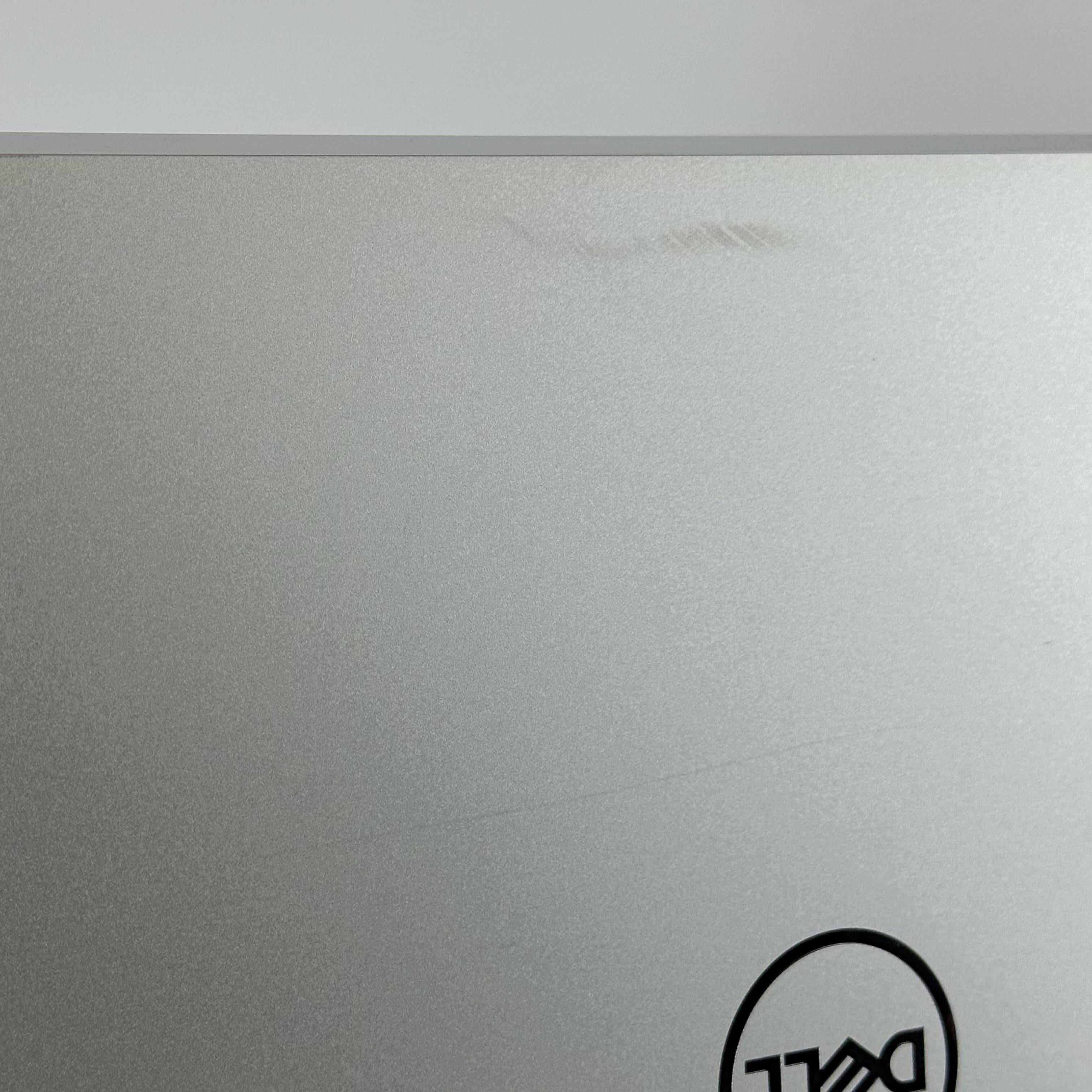 Dell XPS 15 9520 Silver 2.3 GHz Intel Core i7 12th Gen. 32GB RAM 512GB Solid State Drive NVIDIA GeForce RTX 3050 4 GB