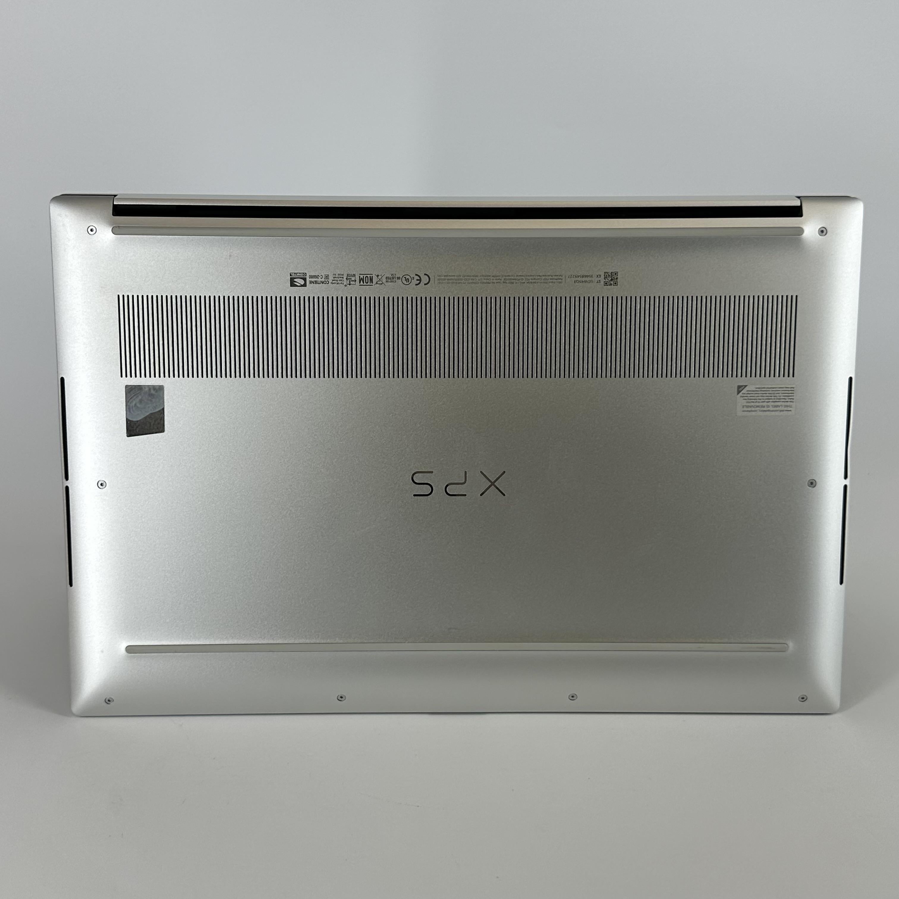Dell XPS 15 9520 Silver 2.3 GHz Intel Core i7 12th Gen. 32GB RAM 512GB Solid State Drive NVIDIA GeForce RTX 3050 4 GB