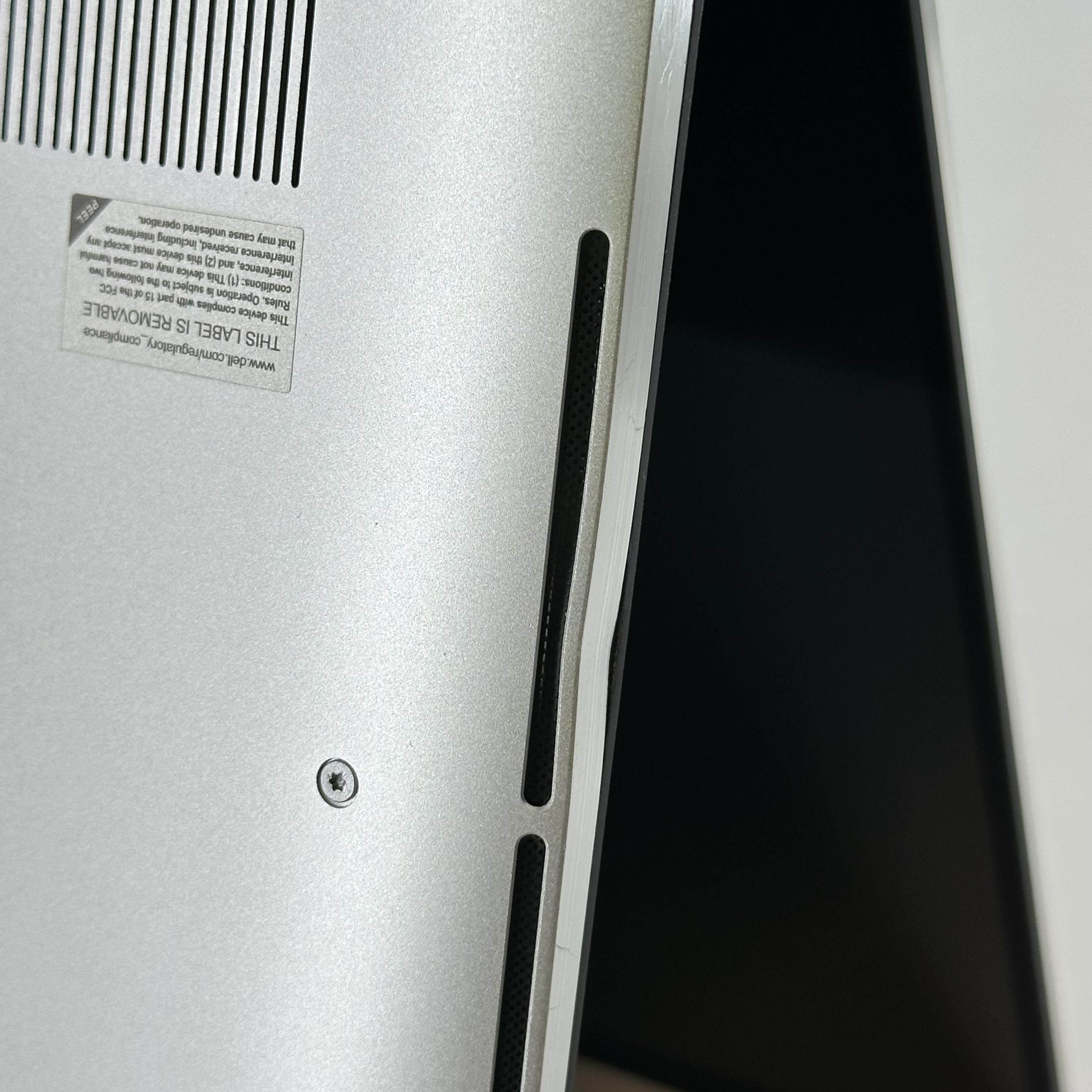 Dell XPS 15 9520 Silver 2.3 GHz Intel Core i7 12th Gen. 32GB RAM 512GB Solid State Drive NVIDIA GeForce RTX 3050 4 GB