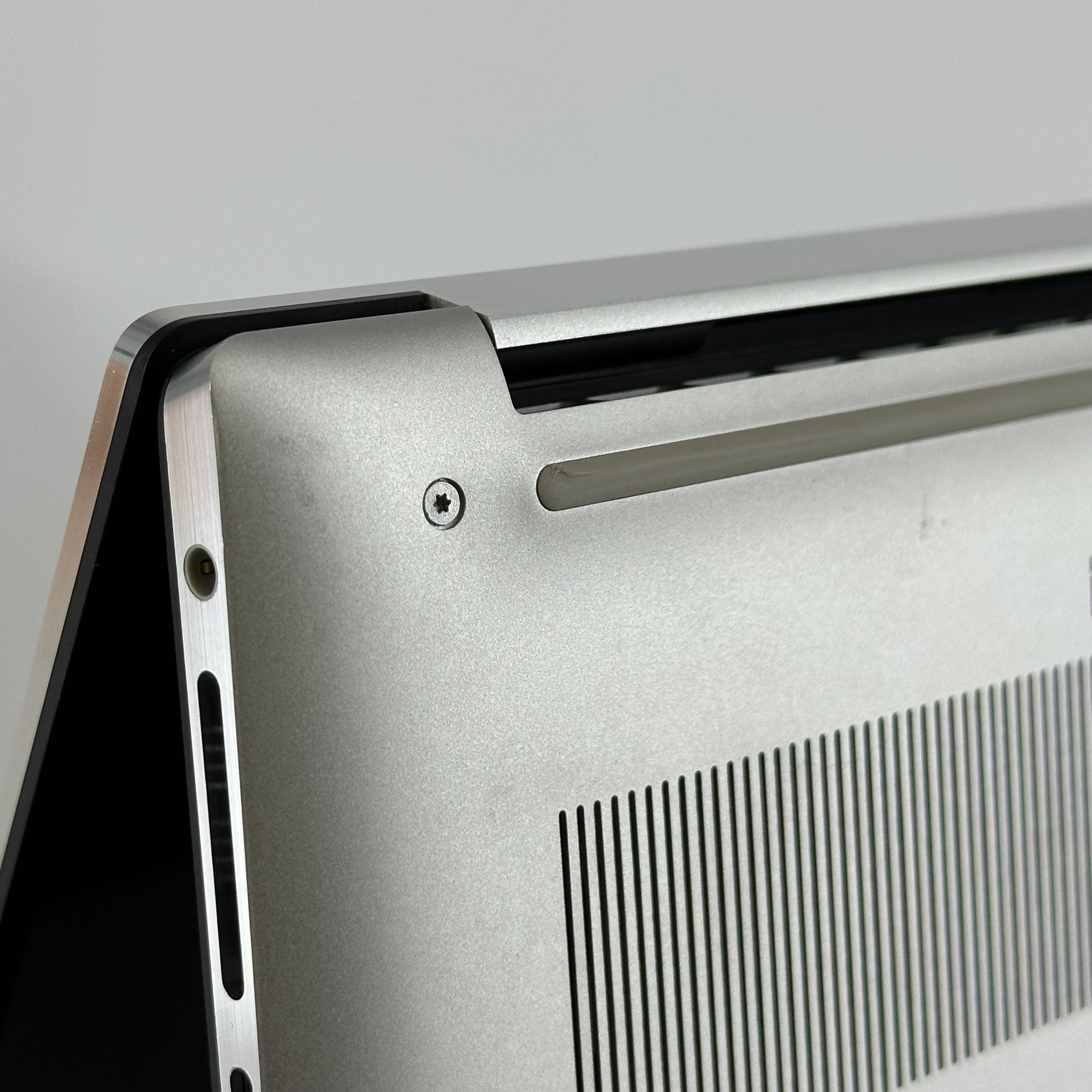 Dell XPS 15 9520 Silver 2.3 GHz Intel Core i7 12th Gen. 32GB RAM 512GB Solid State Drive NVIDIA GeForce RTX 3050 4 GB