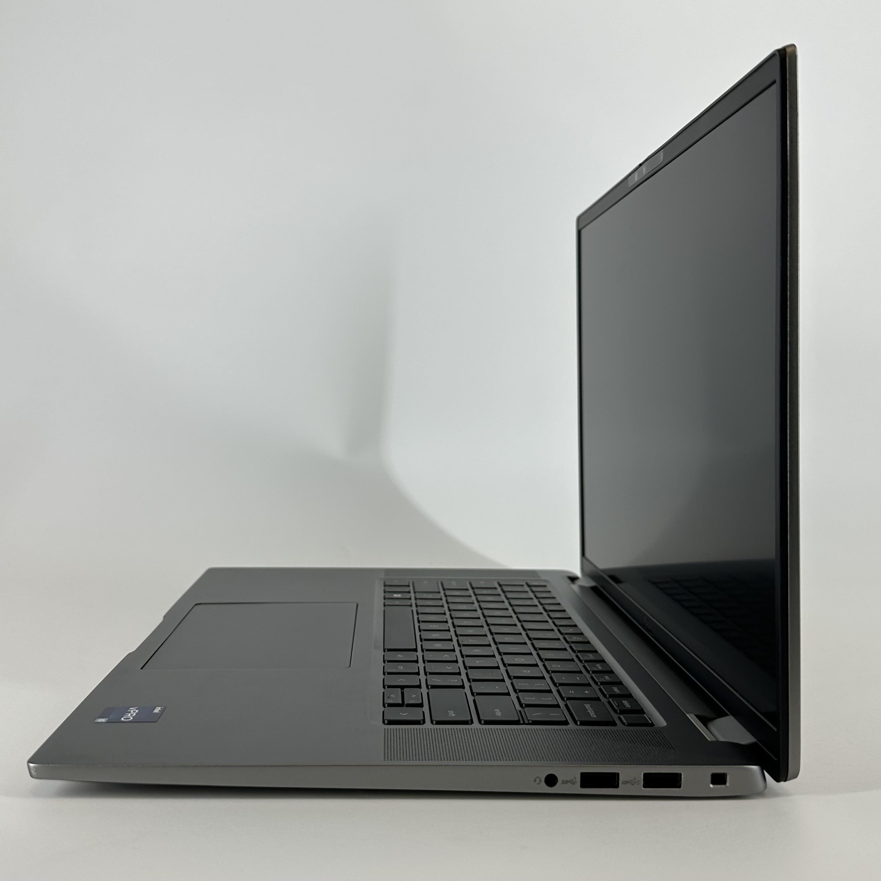 Dell Latitude 7640 16 Gray 1.6 GHz Intel Core i5 13th Gen. 16GB RAM 256GB Solid State Drive