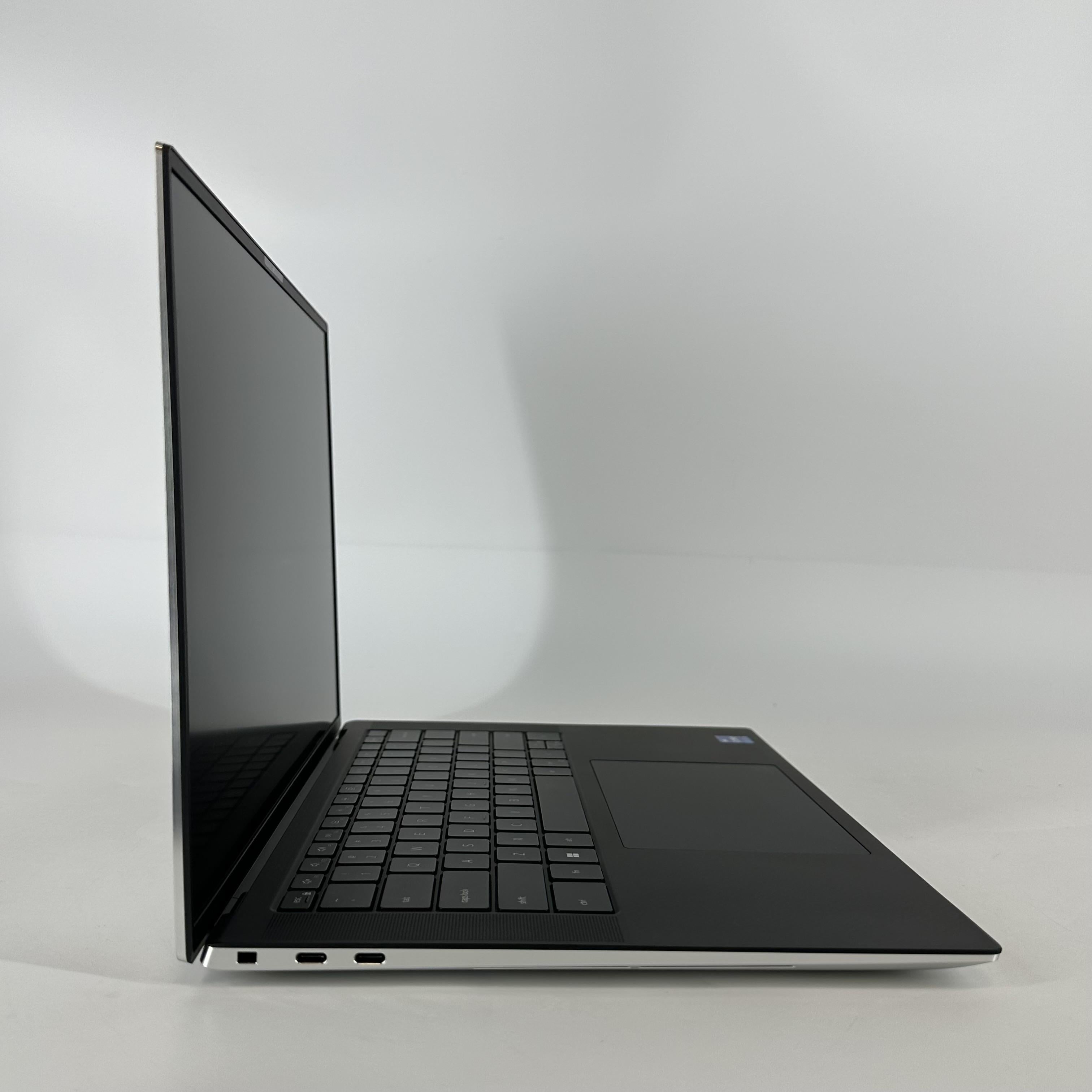 Dell XPS 15 9530 Silver 2.4 GHz Intel Core i7 13th Gen. 32GB RAM 2TB Solid State Drive 1TB Solid State Drive Intel Arc A370M 4 GB