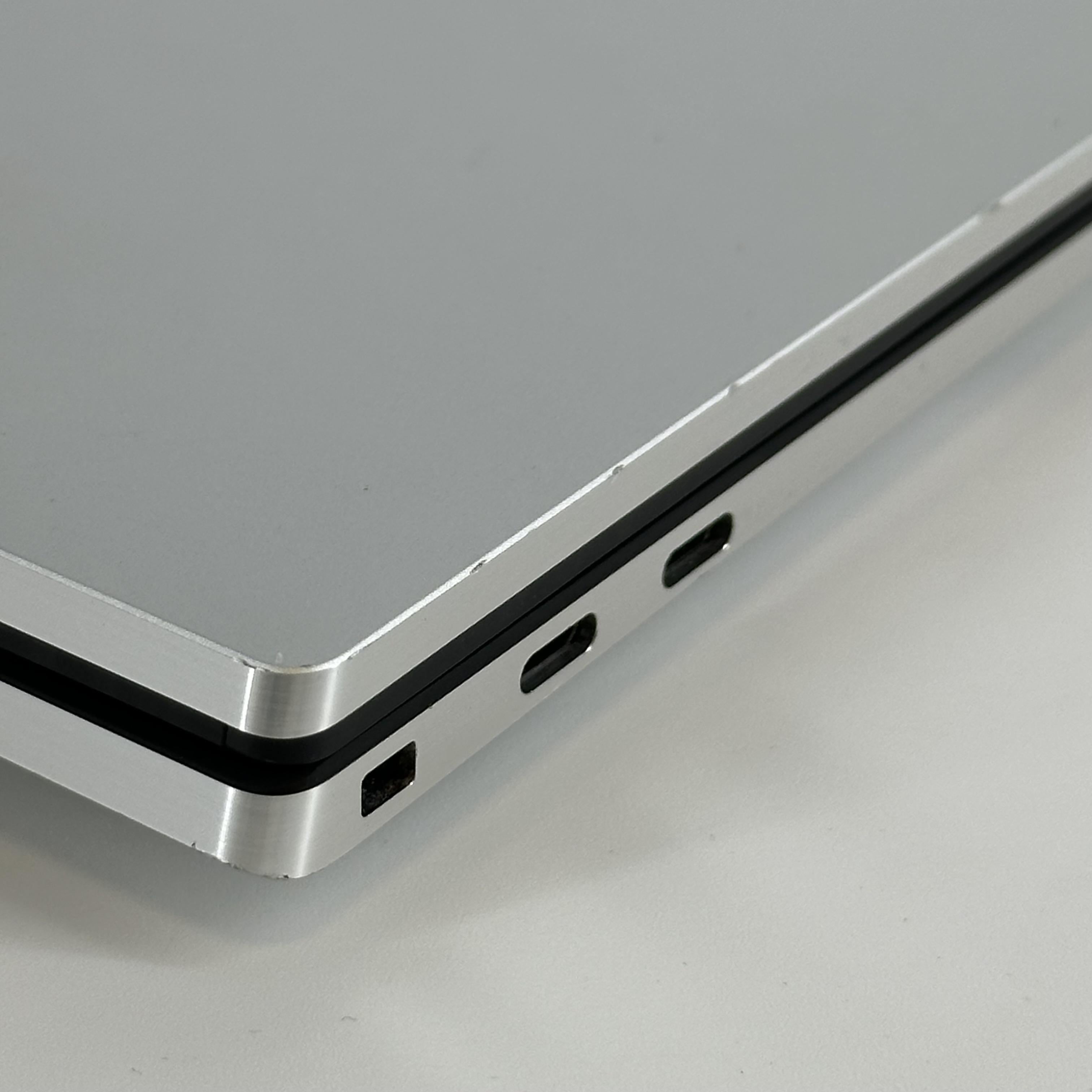Dell XPS 17 9710 Silver 2.3 GHz Intel Core i7 11th Gen. 16GB RAM 512GB Solid State Drive NVIDIA GeForce RTX 3050 4 GB