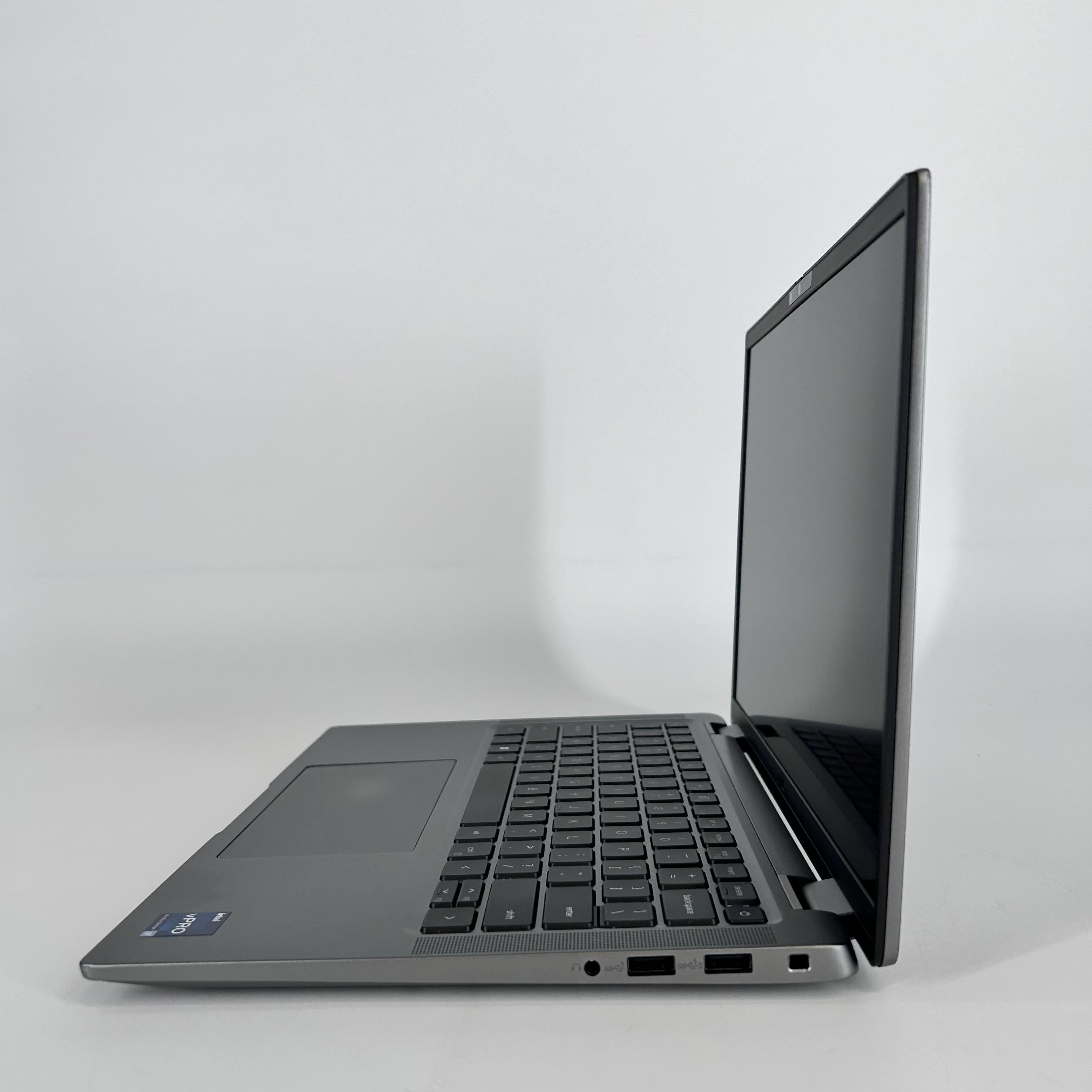 Dell Latitude 7440 14 Gray 1.9 GHz Intel Core i7 13th Gen. 32GB RAM 256GB Solid State Drive
