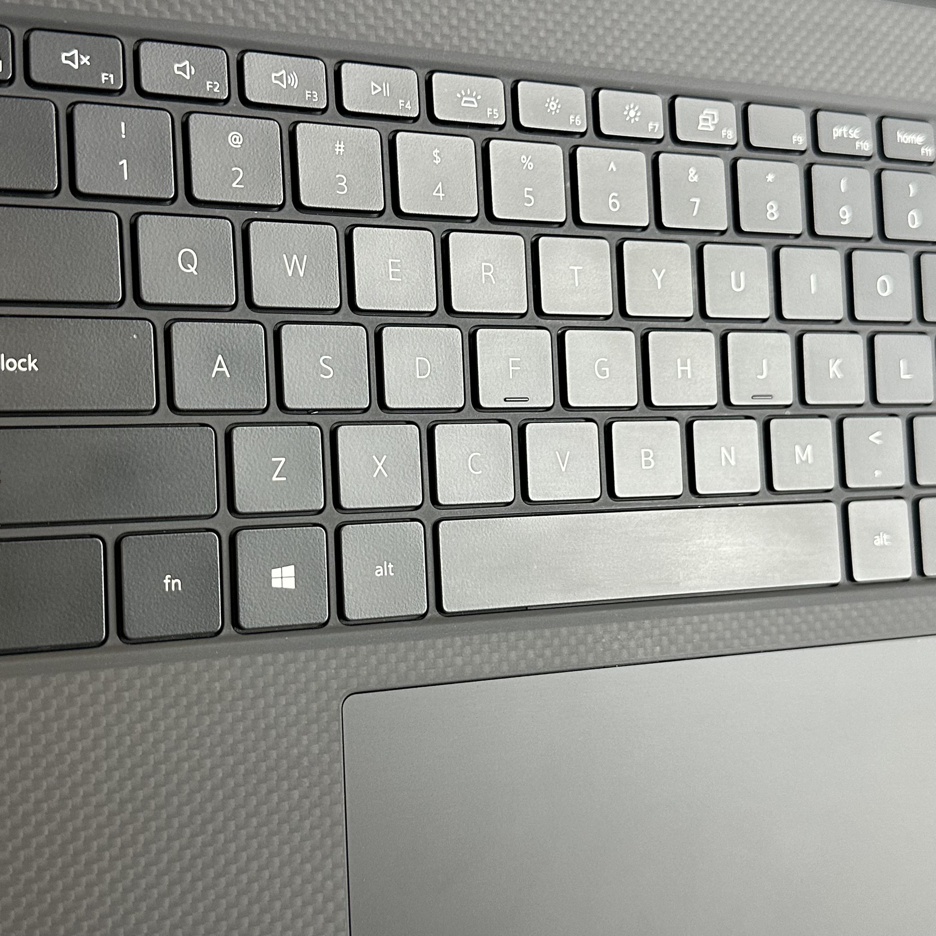 Dell XPS 17 9710 Silver 2.3 GHz Intel Core i7 11th Gen. 16GB RAM 512GB Solid State Drive NVIDIA GeForce RTX 3050 4 GB