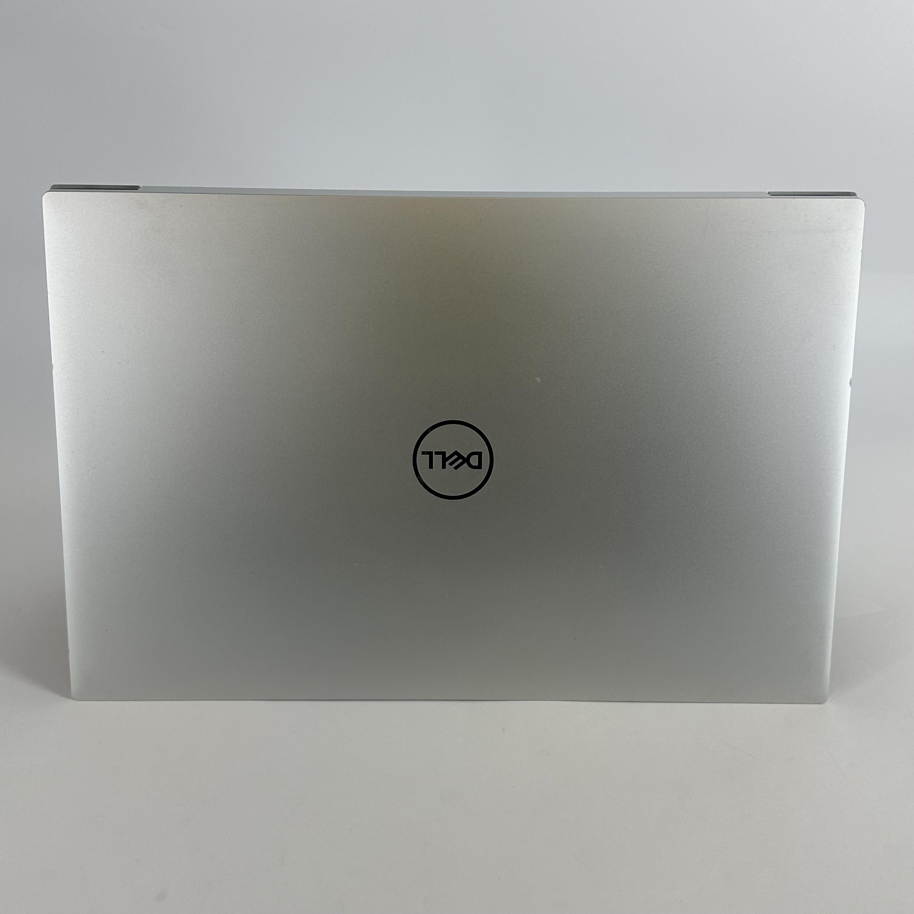 Dell XPS 17 9710 Silver 2.3 GHz Intel Core i7 11th Gen. 16GB RAM 512GB Solid State Drive NVIDIA GeForce RTX 3050 4 GB