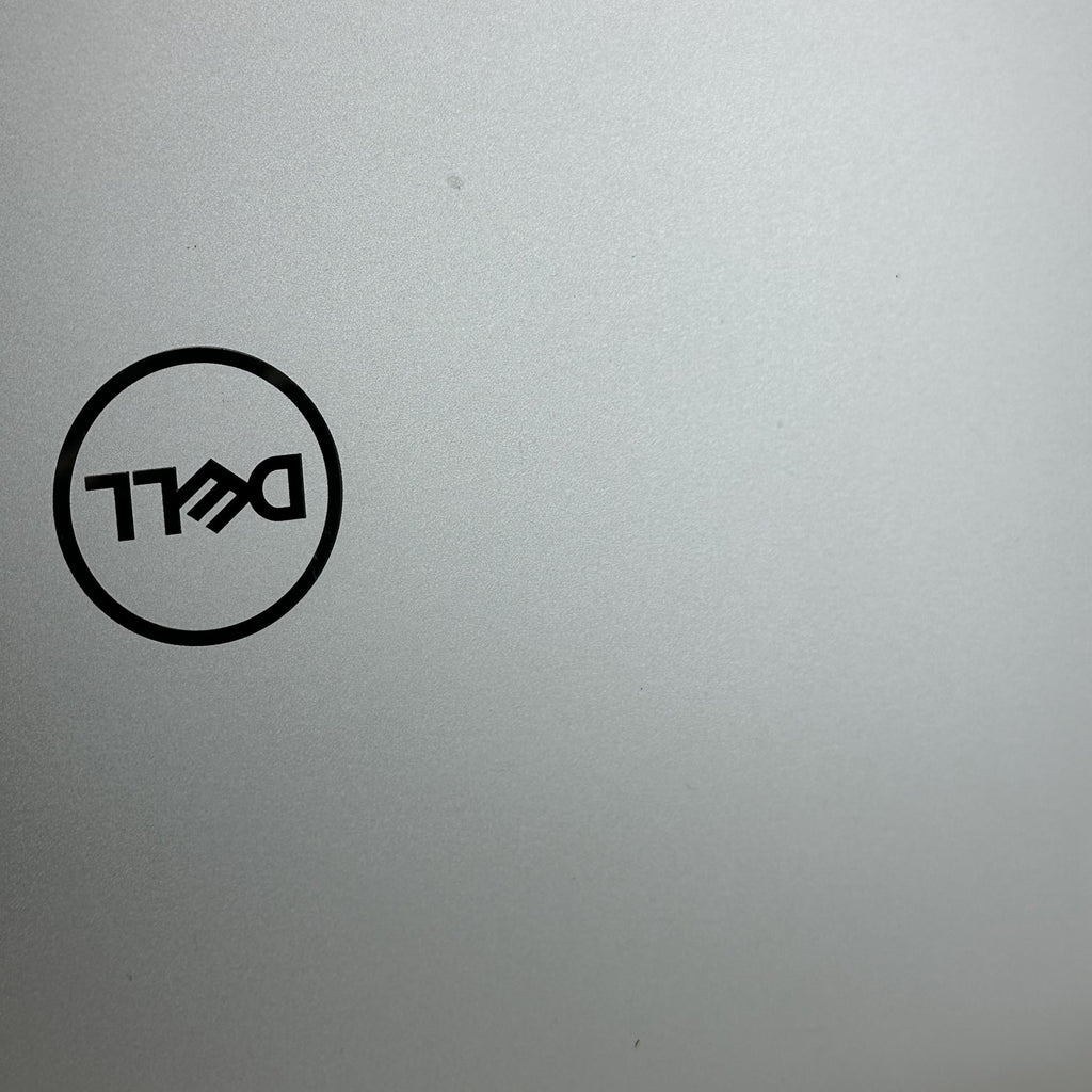 Dell XPS 17 9710 Silver 2.3 GHz Intel Core i7 11th Gen. 16GB RAM 512GB Solid State Drive NVIDIA GeForce RTX 3050 4 GB