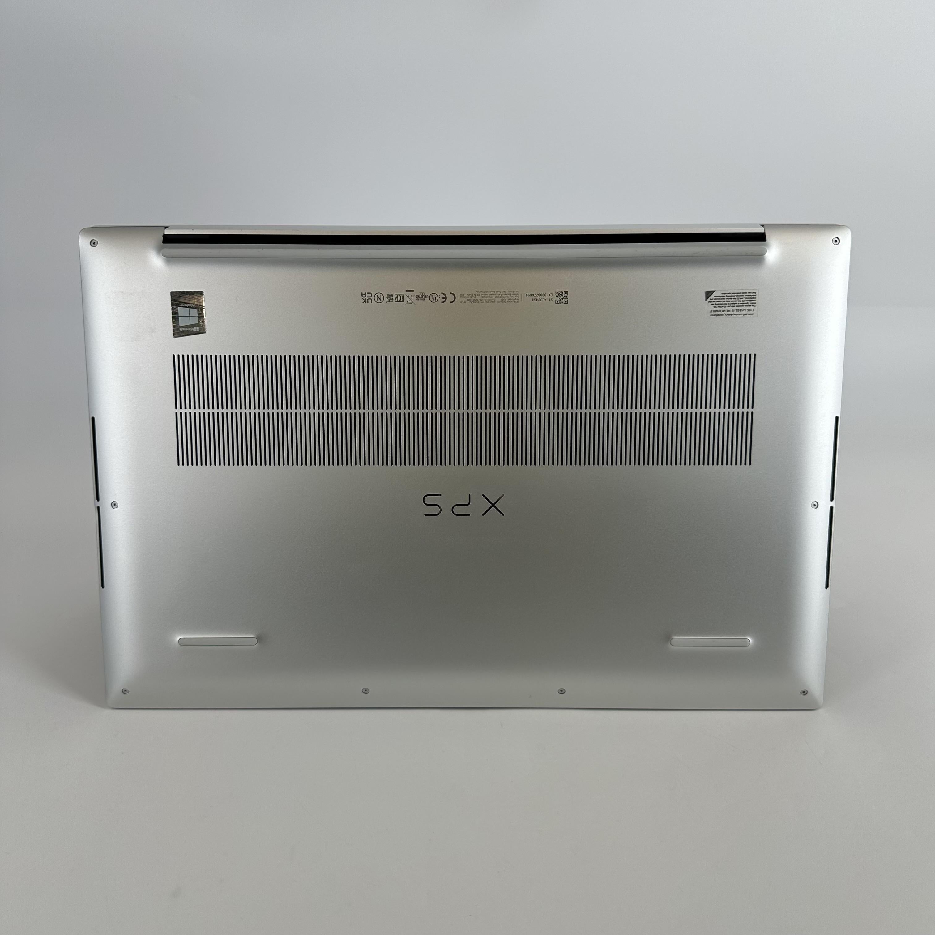 Dell XPS 17 9710 Silver 2.3 GHz Intel Core i7 11th Gen. 16GB RAM 512GB Solid State Drive NVIDIA GeForce RTX 3050 4 GB