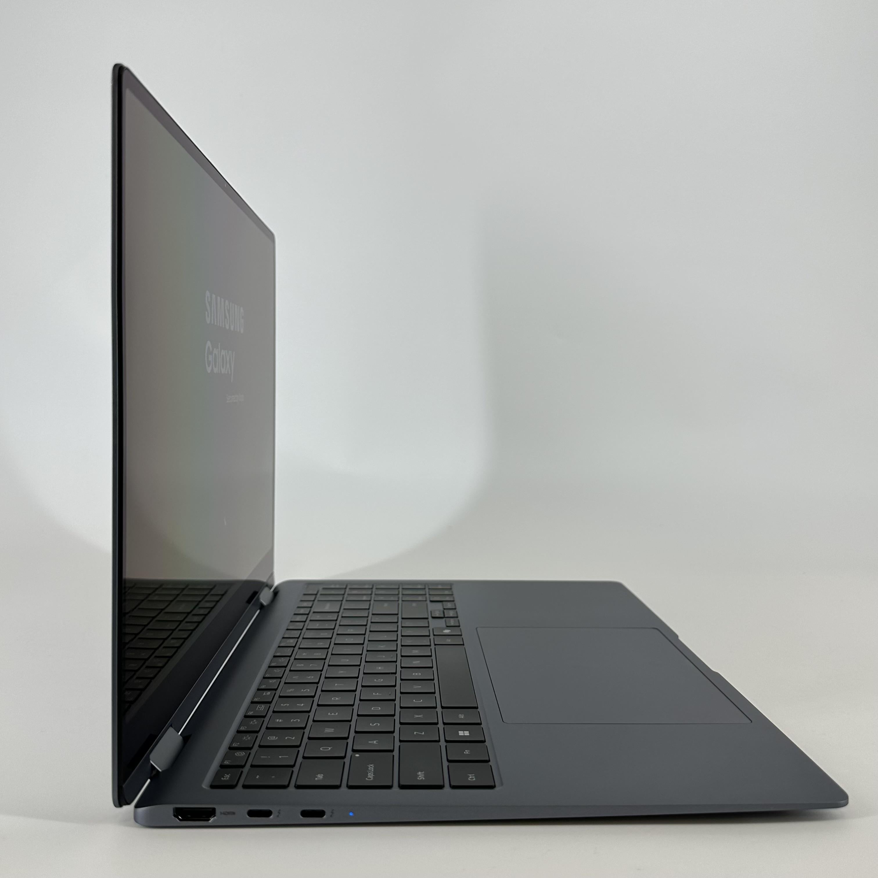 Samsung Galaxy Book4 Pro 360 16 Gray 3.8 GHz Intel Core Ultra 7 16GB RAM 1TB Solid State Drive