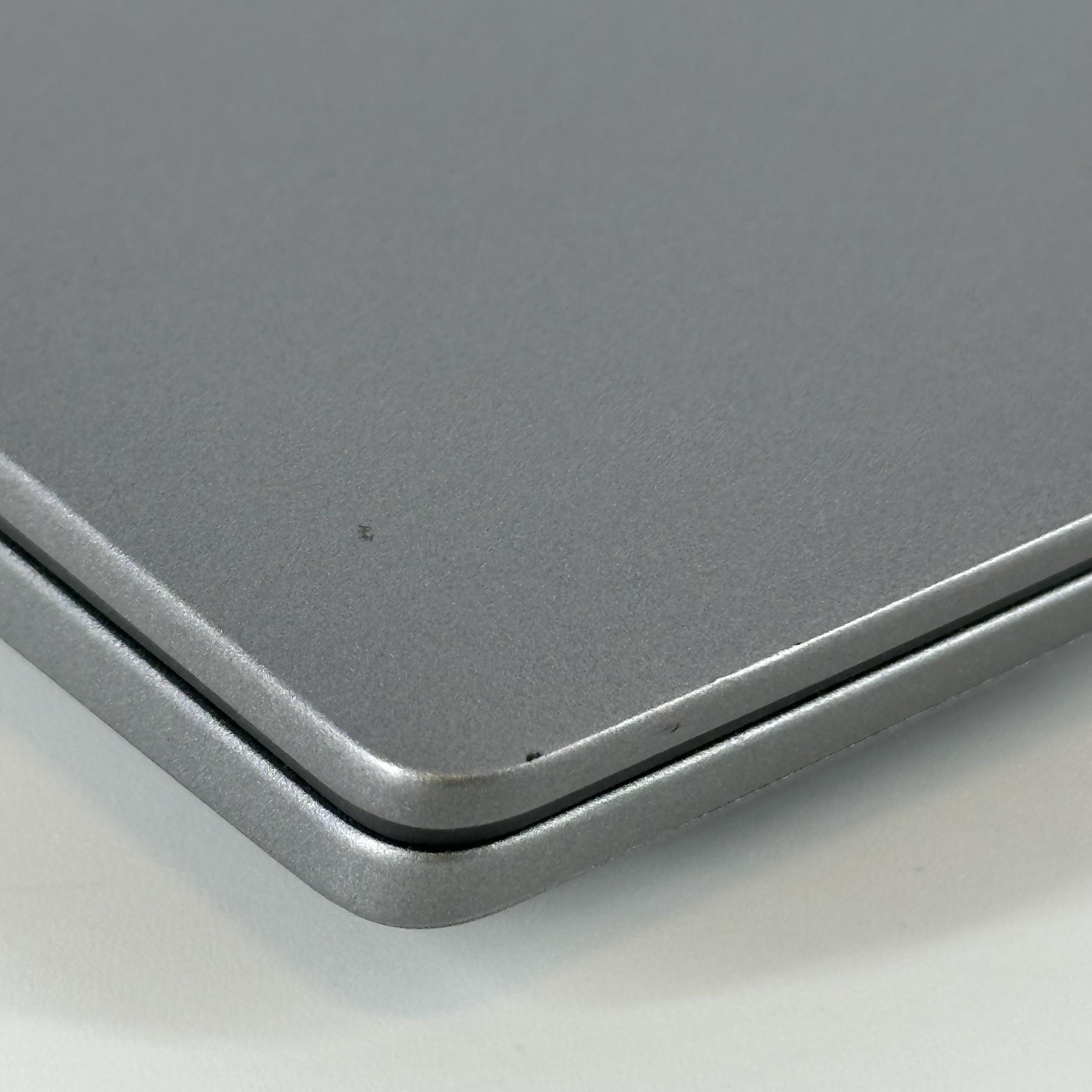 Dell Precision 3490 14 Gray 3.6 GHz Intel Core Ultra 5 16GB RAM 256GB Solid State Drive