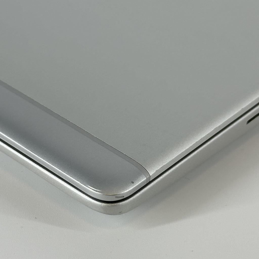 HP Elitebook 840 G5 14 Silver 1.8 GHz Intel Core i7 8th Gen. 16GB RAM 256GB Solid State Drive
