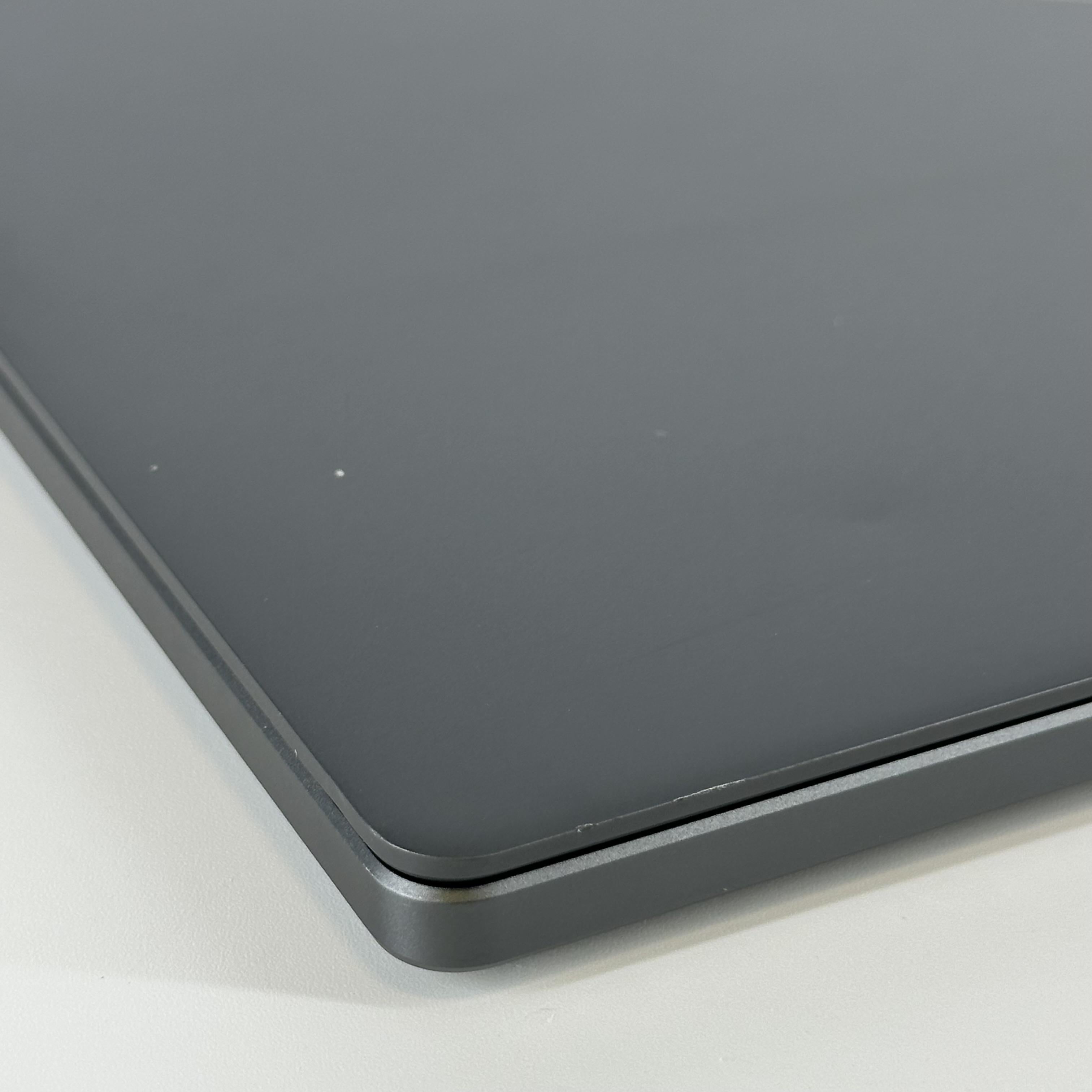 Asus ROG Zephyrus G16 GU605 16 Black 2.9 GHz Intel Core Ultra 9 Series 2 32GB RAM 2TB Solid State Drive NVIDIA GeForce RTX 5080 16 GB