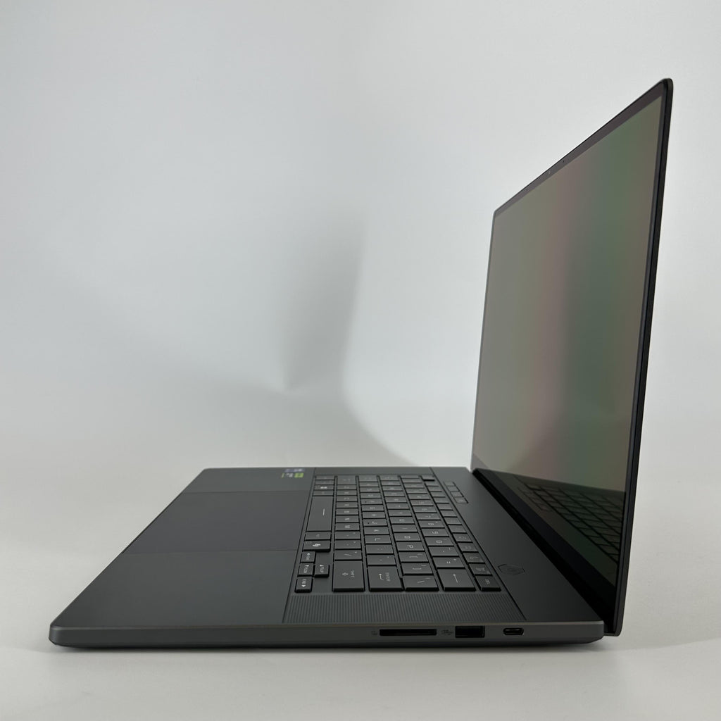 Asus ROG Zephyrus G16 GU605 16 Black 2.9 GHz Intel Core Ultra 9 Series 2 32GB RAM 2TB Solid State Drive NVIDIA GeForce RTX 5080 16 GB