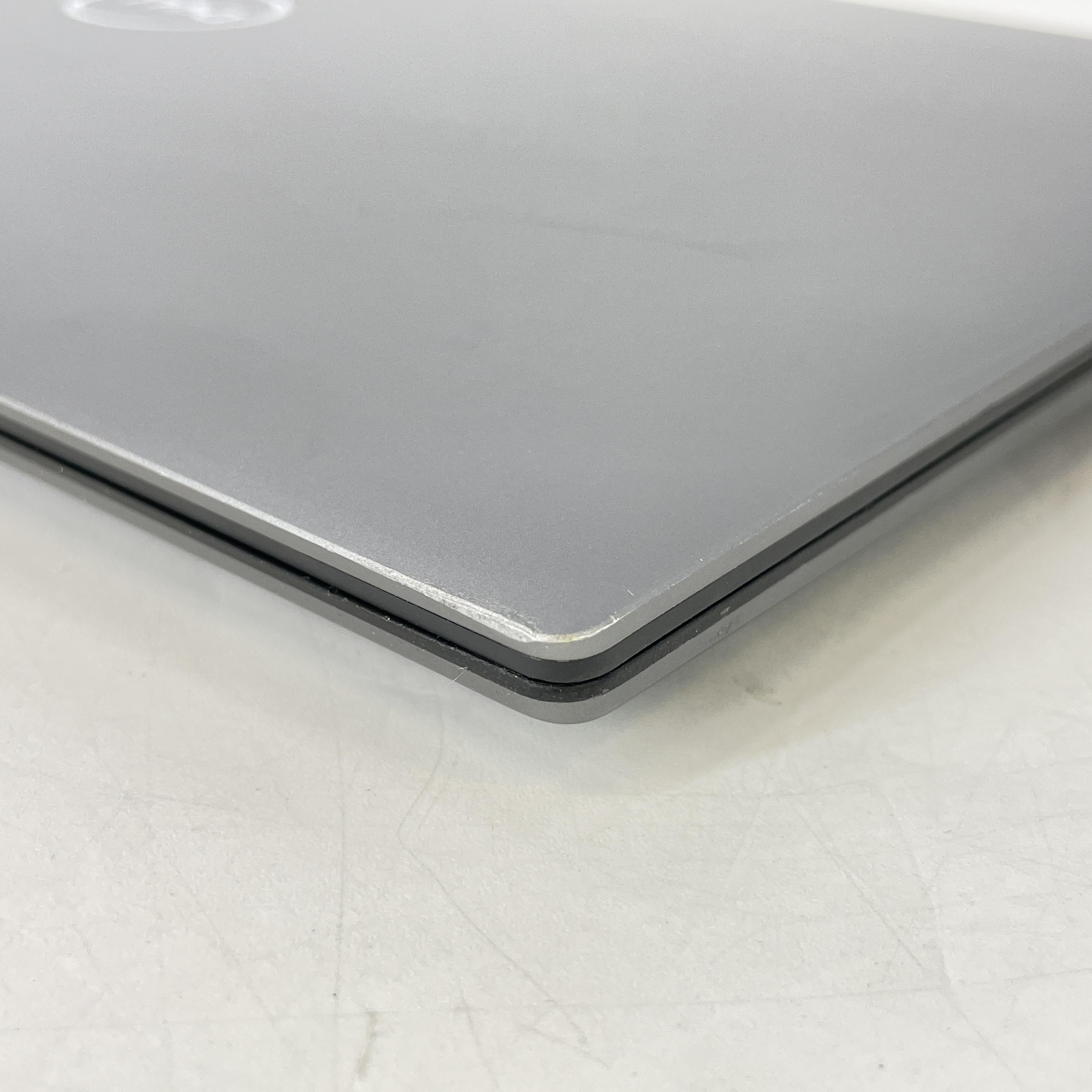 Dell Precision 5570 15.6 Gray 2.3 GHz Intel Core i7 12th Gen. 32GB RAM 512GB Solid State Drive 256GB Solid State Drive NVIDIA RTX A2000 8 GB
