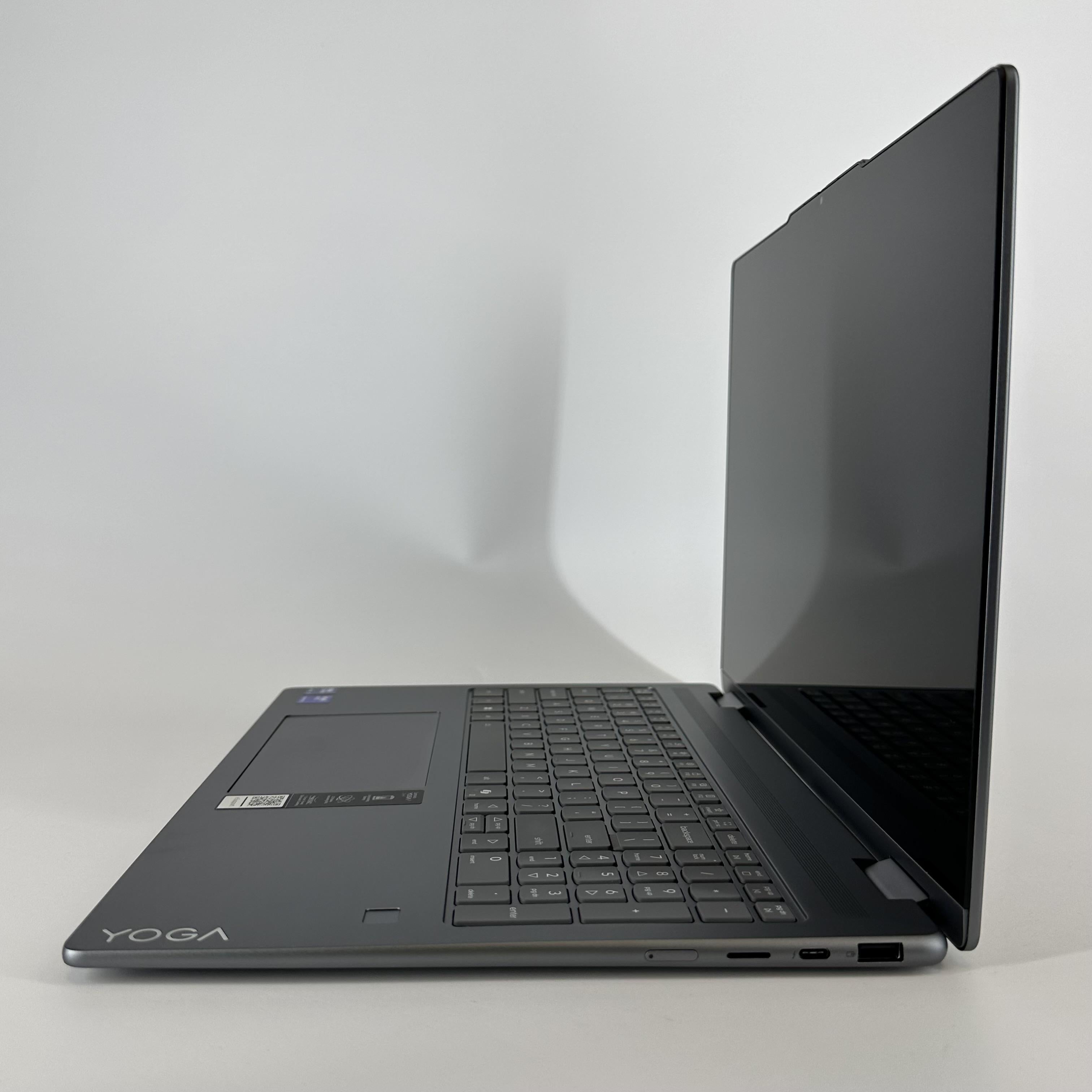 Lenovo Yoga 7 16 Gray 2.2 GHz Intel Core Ultra 7 Series 2 16GB RAM 1TB Solid State Drive