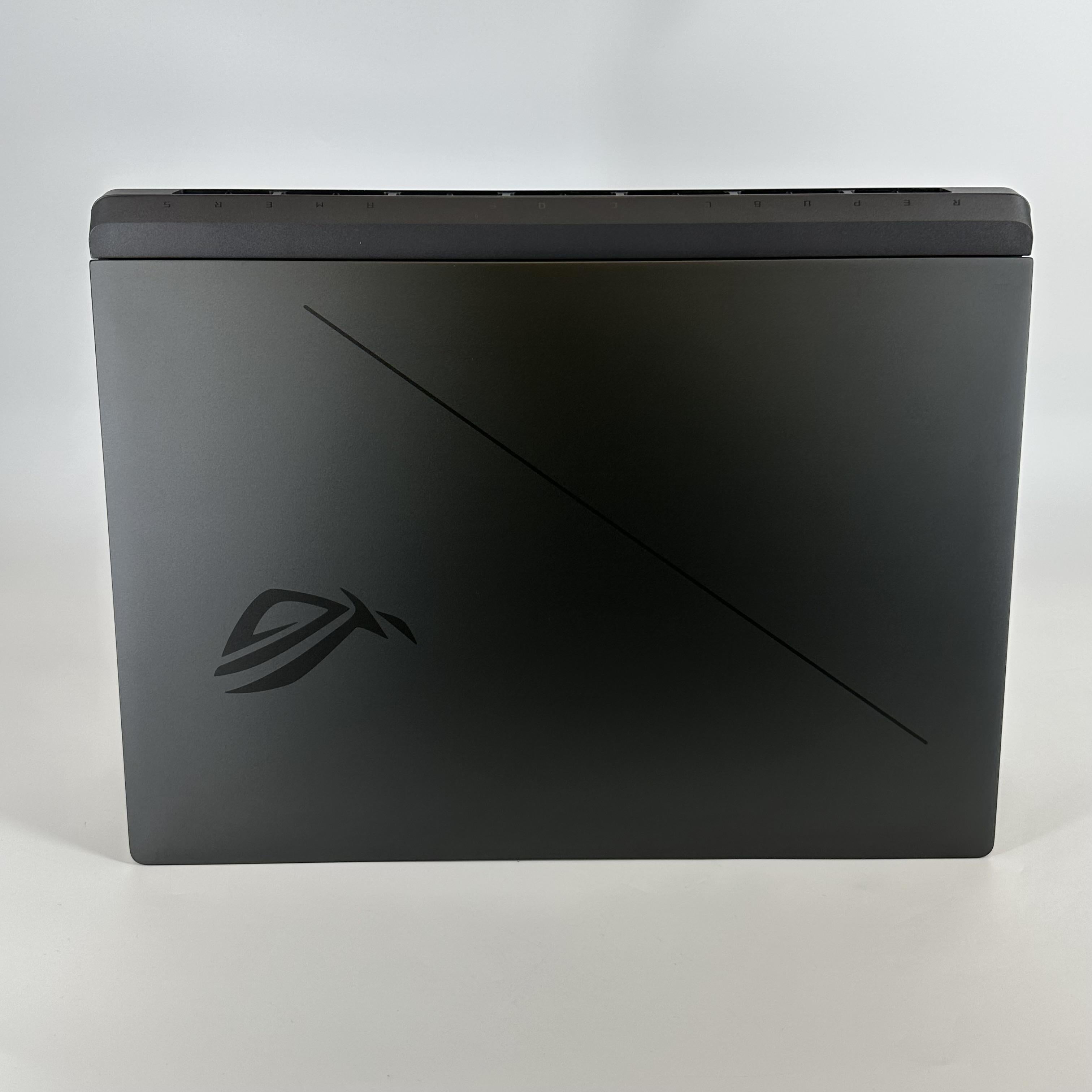 Asus ROG Strix G18 G815 18 Black 2.7 GHz Intel Core Ultra 9 Series 2 64GB RAM 2TB Solid State Drive NVIDIA GeForce RTX 5070 8 GB