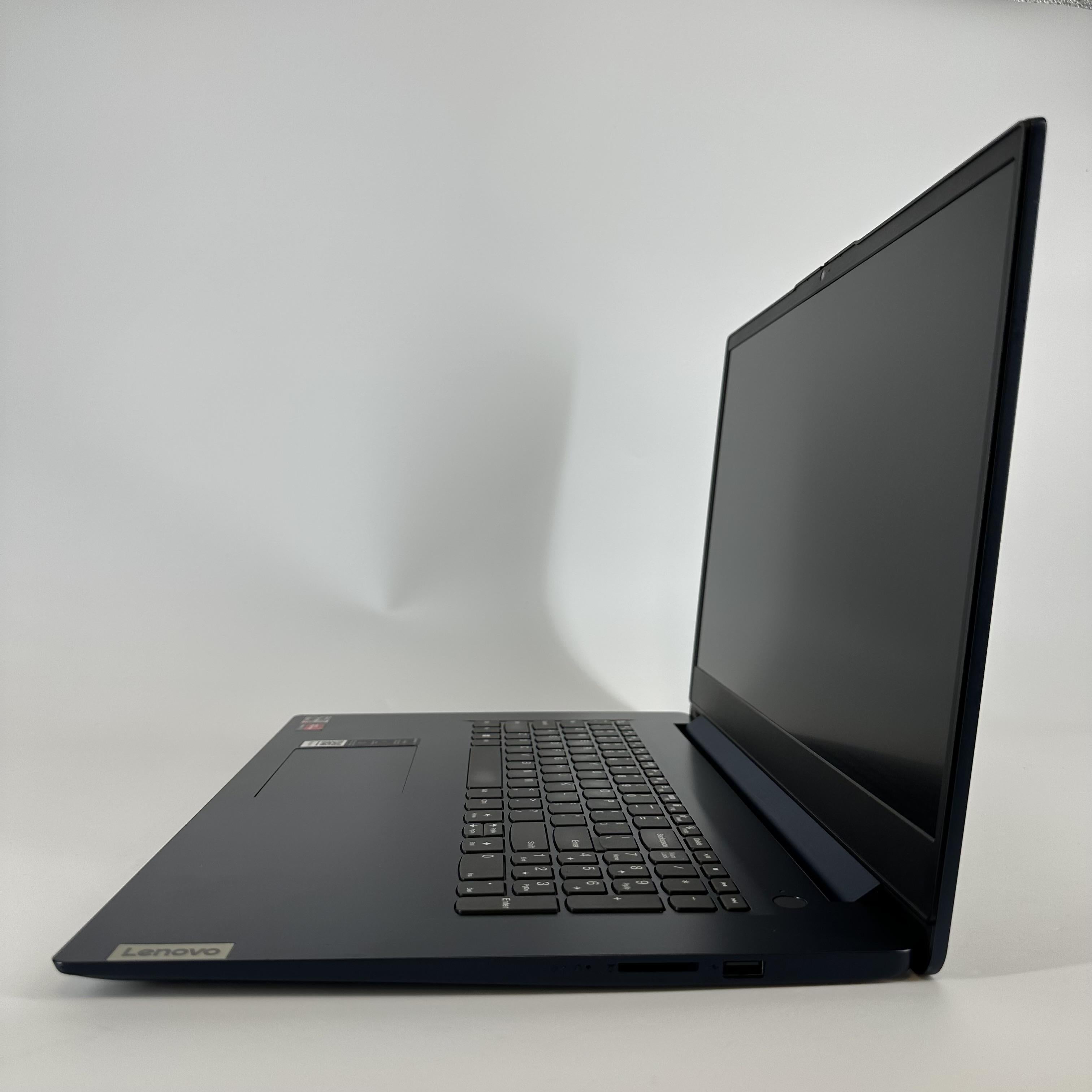 Lenovo IdeaPad 3 17.3 Blue 2.0 GHz AMD Ryzen 7 5825U 8GB RAM 512GB Solid State Drive