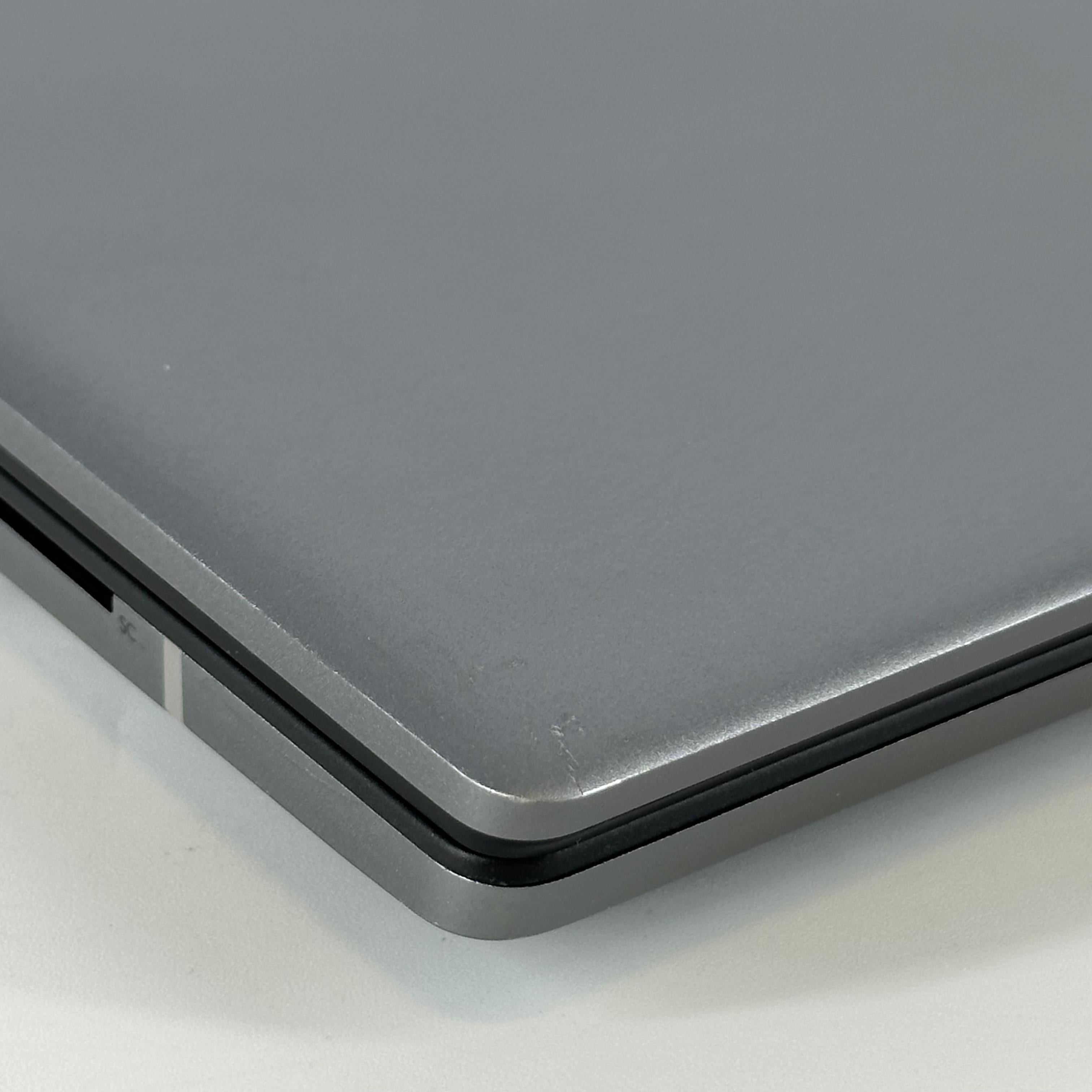 Dell Precision 7670 16 Gray 2.3 GHz Intel Core i9 12th Gen. 32GB RAM 512GB Solid State Drive NVIDIA RTX A1000 4 GB