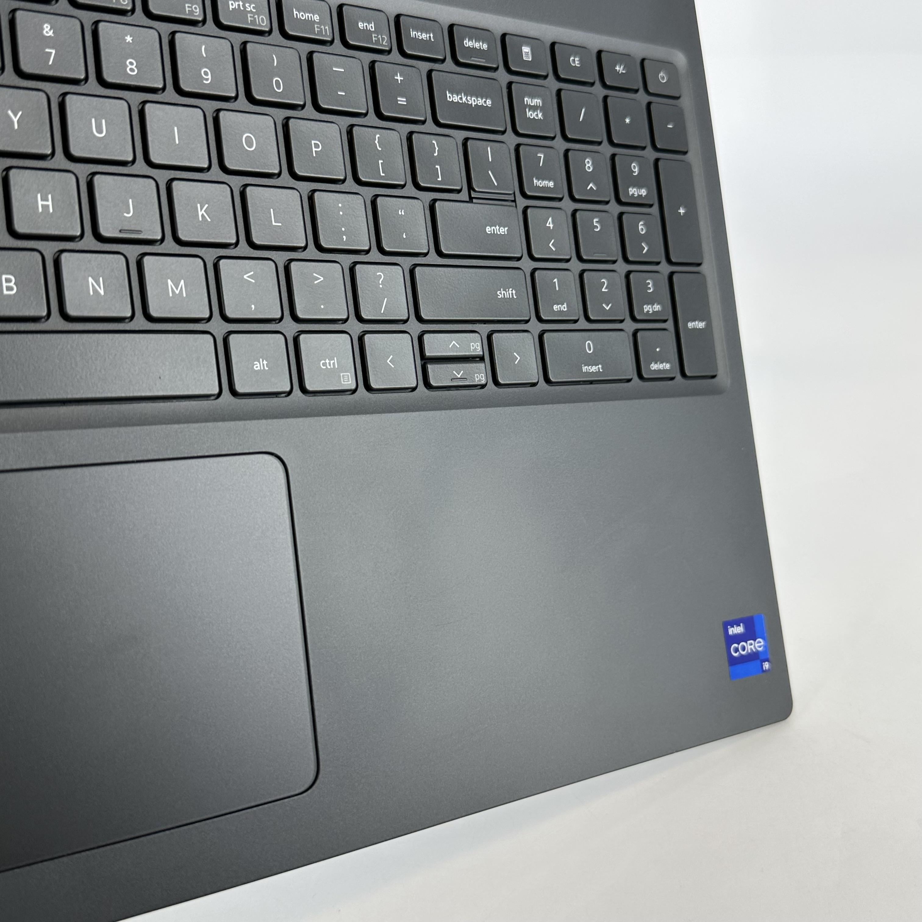 Dell Precision 7670 16 Gray 2.3 GHz Intel Core i9 12th Gen. 32GB RAM 512GB Solid State Drive NVIDIA RTX A1000 4 GB