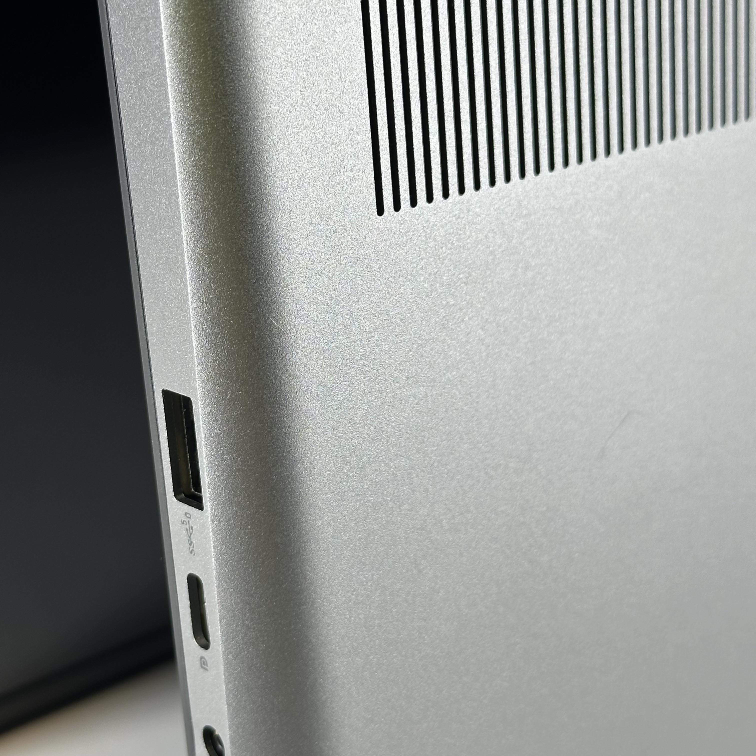 Dell Precision 7670 16 Gray 2.3 GHz Intel Core i9 12th Gen. 32GB RAM 512GB Solid State Drive NVIDIA RTX A1000 4 GB