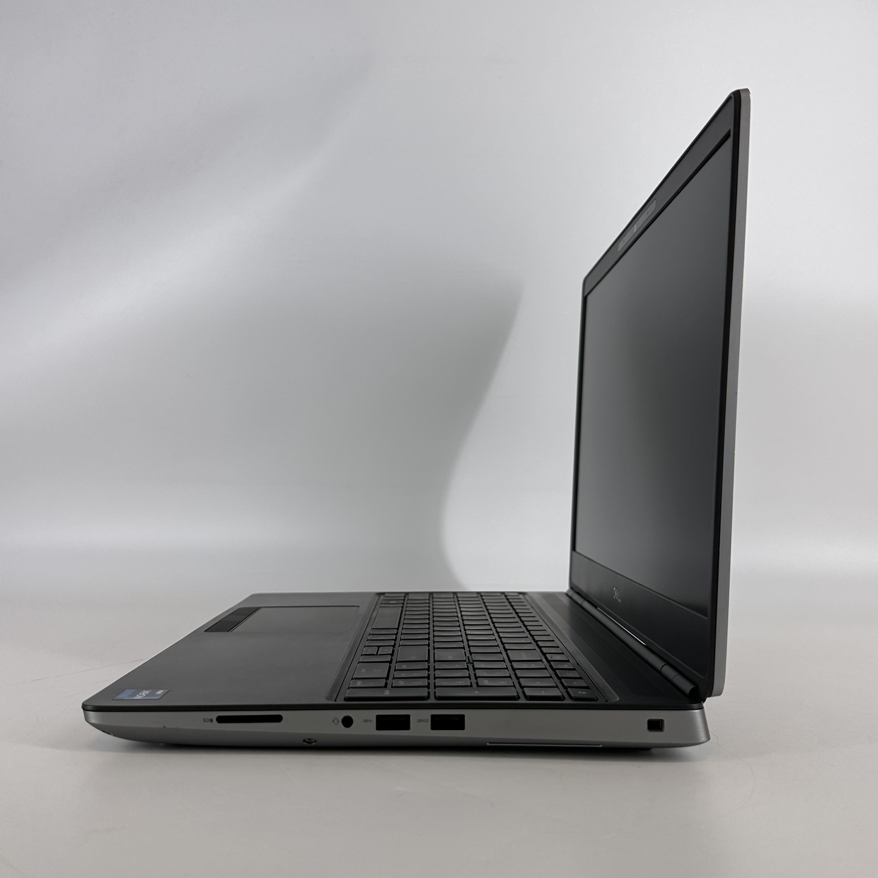 Dell Precision 7560 15.6 Gray 3.2 GHz 6-Core Intel Xeon W 64GB RAM 1TB Solid State Drive NVIDIA RTX A4000 8 GB
