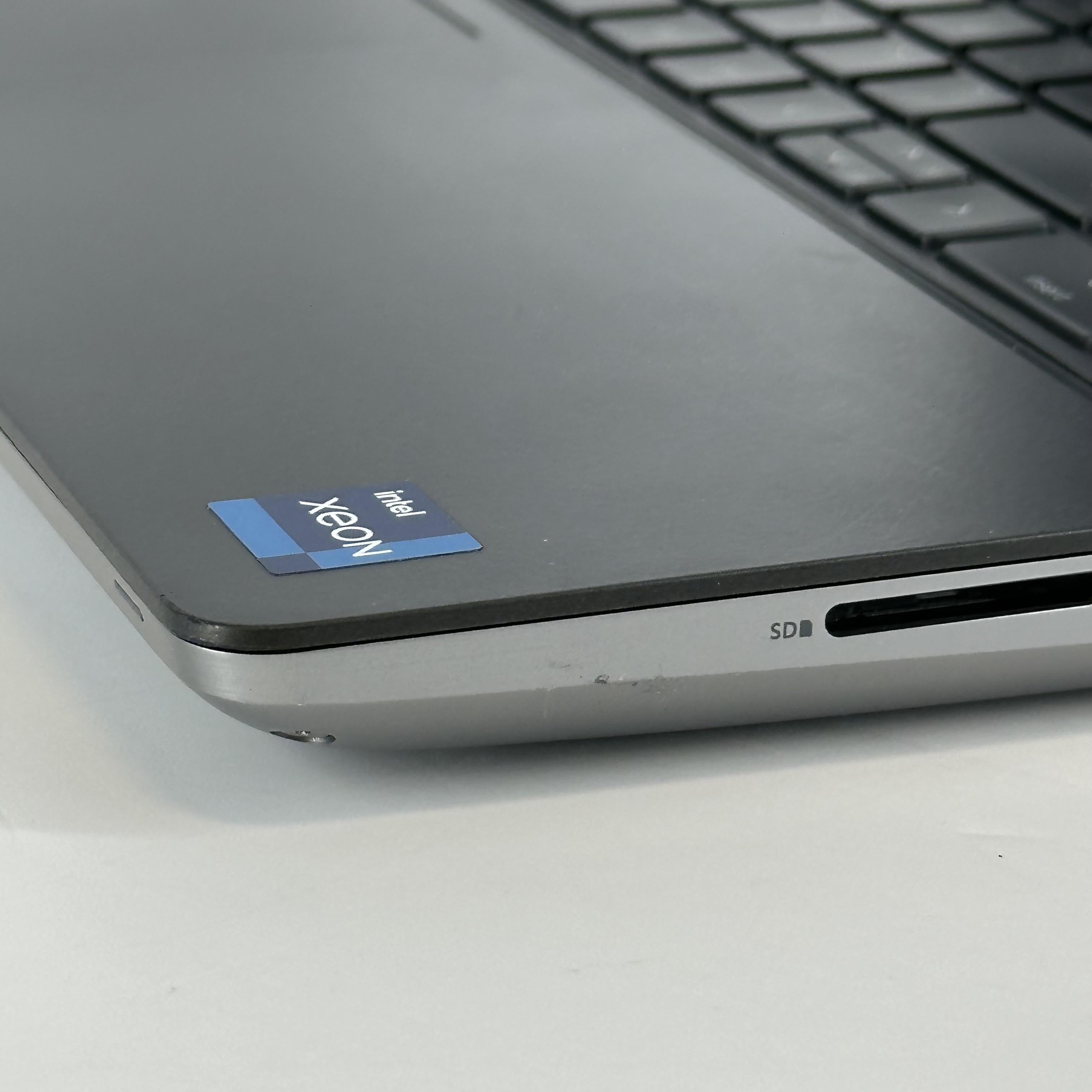 Dell Precision 7560 15.6 Gray 3.2 GHz 6-Core Intel Xeon W 64GB RAM 1TB Solid State Drive NVIDIA RTX A4000 8 GB