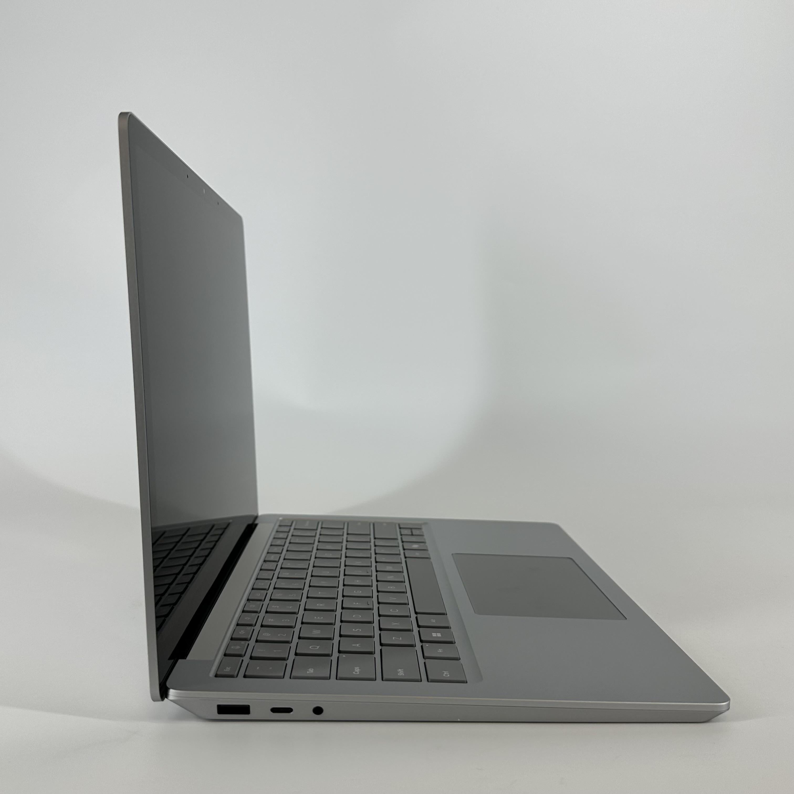 Microsoft Surface Laptop 6 13.5 Platinum 3.8 GHz Intel Core Ultra 7 32GB RAM 1TB Solid State Drive