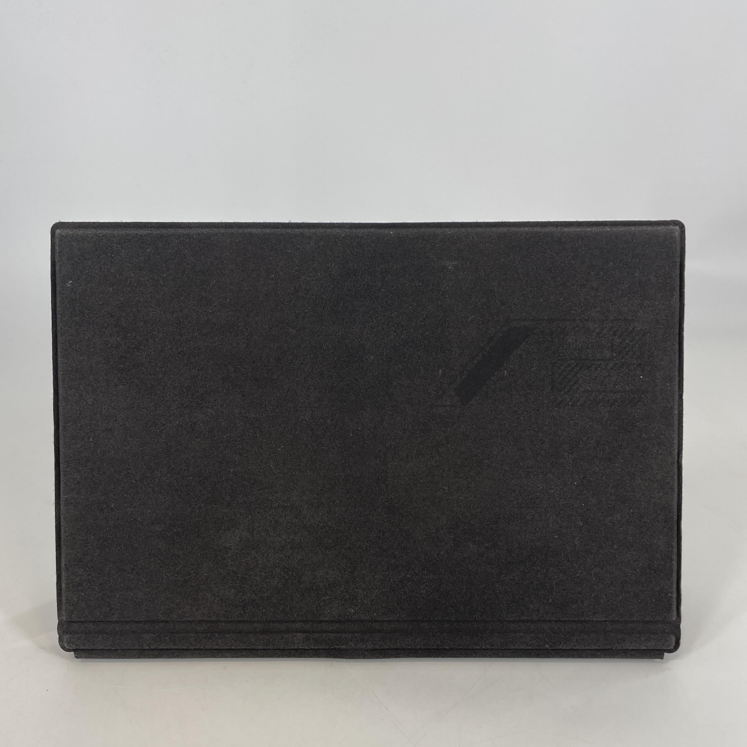 Asus ROG Flow Z13 GZ301 13.4 Black 2.6 GHz Intel Core i9 13th Gen. 16GB RAM 1TB Solid State Drive NVIDIA GeForce RTX 4050 6 GB