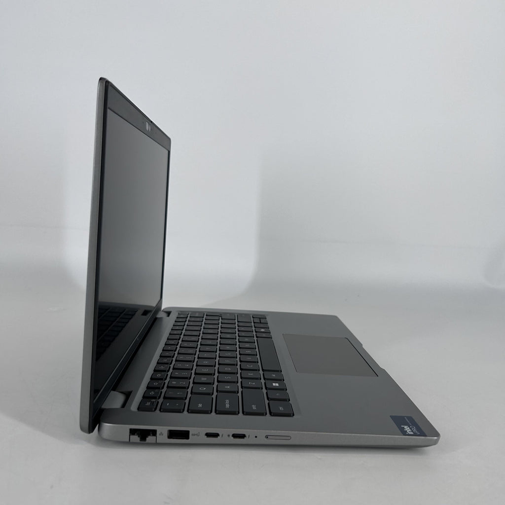 Dell Latitude 5450 14 Gray 1.7 GHz Intel Core Ultra 7 16GB RAM 512GB Solid State Drive