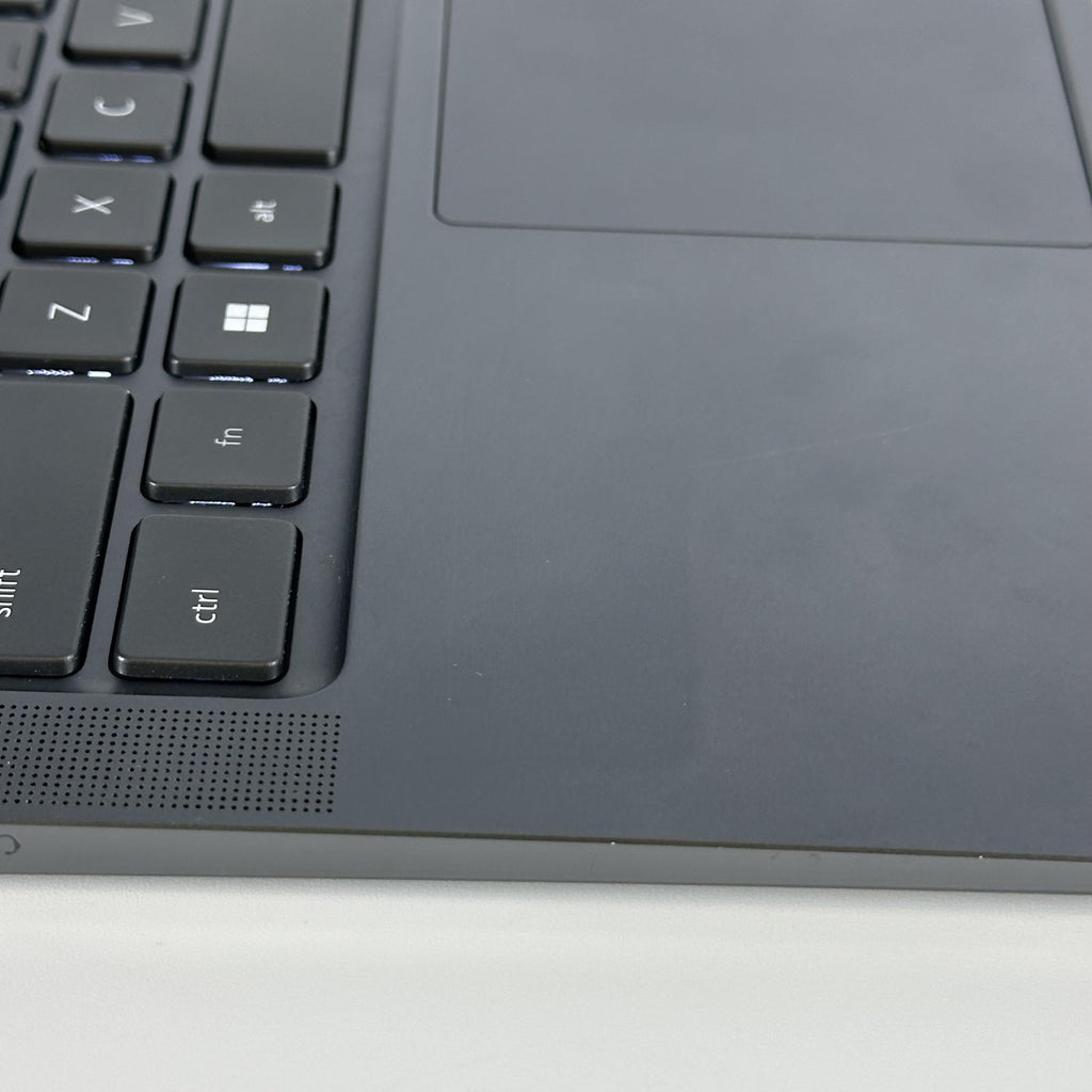 Dell Latitude 9430 14 Gray 1.8 GHz Intel Core i7 12th Gen. 32GB RAM 1TB Solid State Drive