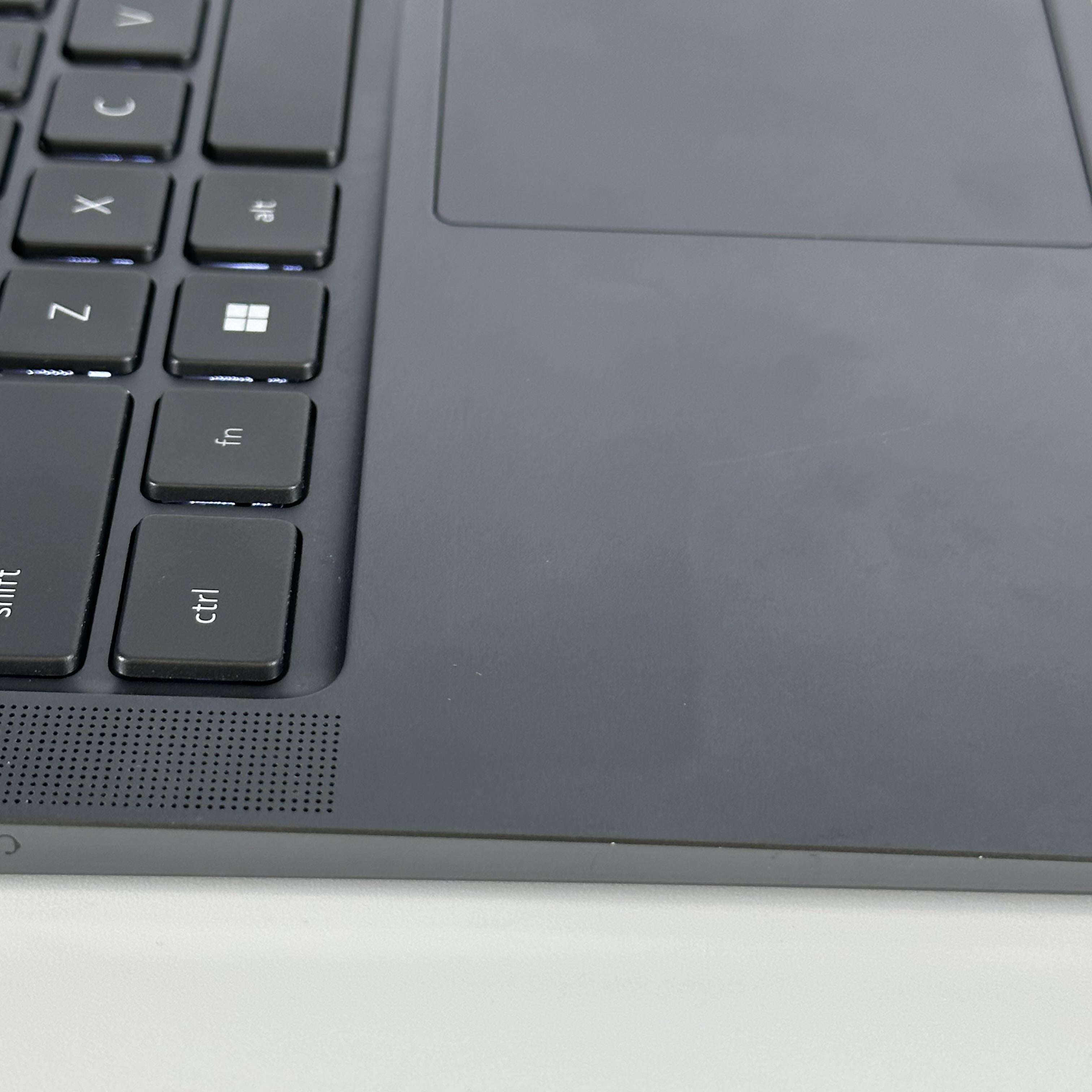 Dell Latitude 9430 14 Gray 1.8 GHz Intel Core i7 12th Gen. 32GB RAM 1TB Solid State Drive
