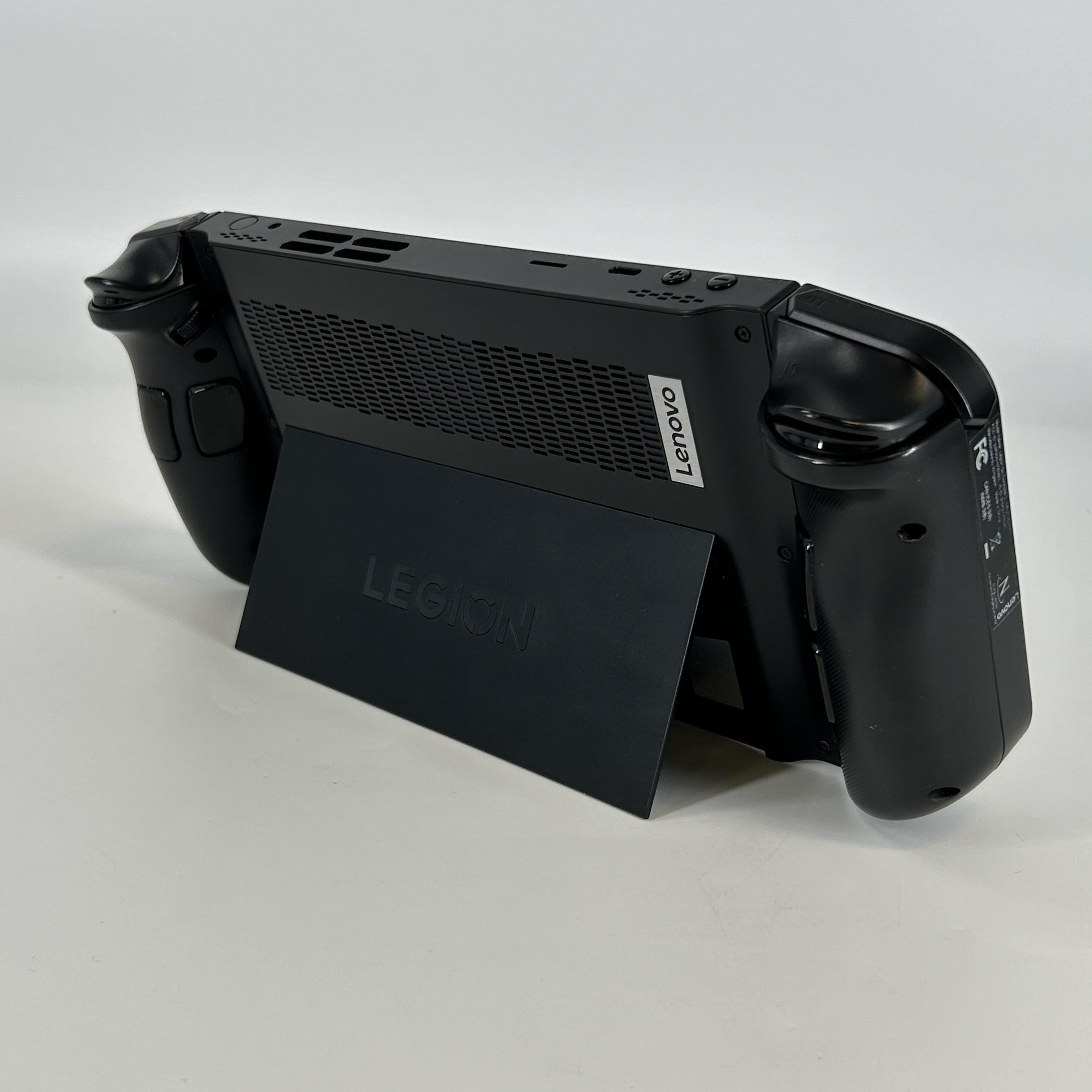 Lenovo Legion Go AMD Ryzen Z1 Extreme 16GB RAM 1TB Solid State Drive