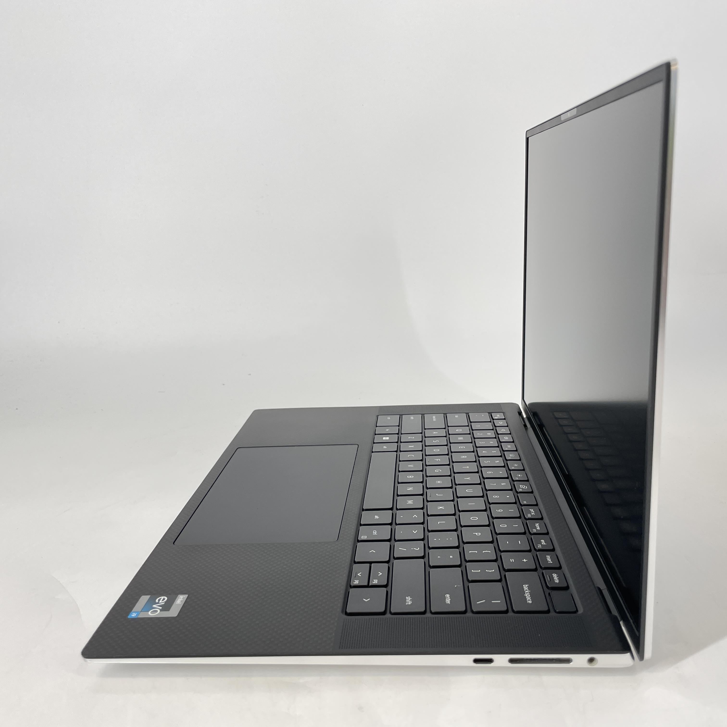 Dell XPS 15 9530 Silver 2.6 GHz Intel Core i9 13th Gen. 64GB RAM 1TB Solid State Drive NVIDIA GeForce RTX 4060 8 GB